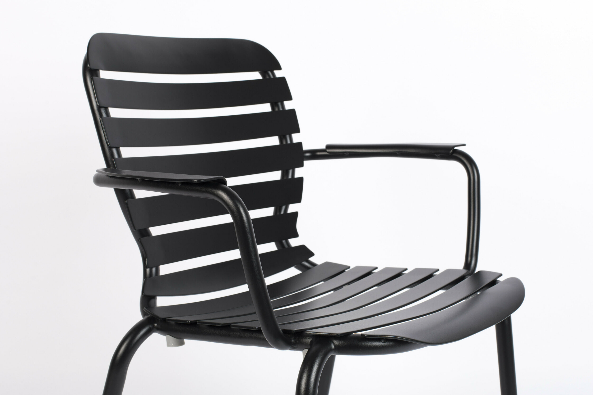 Zuiver Tuinstoel 'Vondel' Met armleuning, Aluminium, kleur Zwart