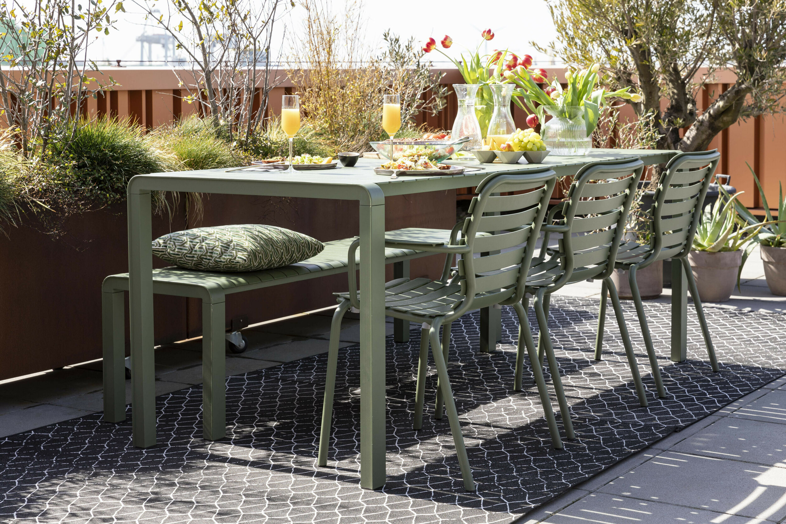 Zuiver Tuinstoel 'Vondel' Met armleuning, Aluminium
