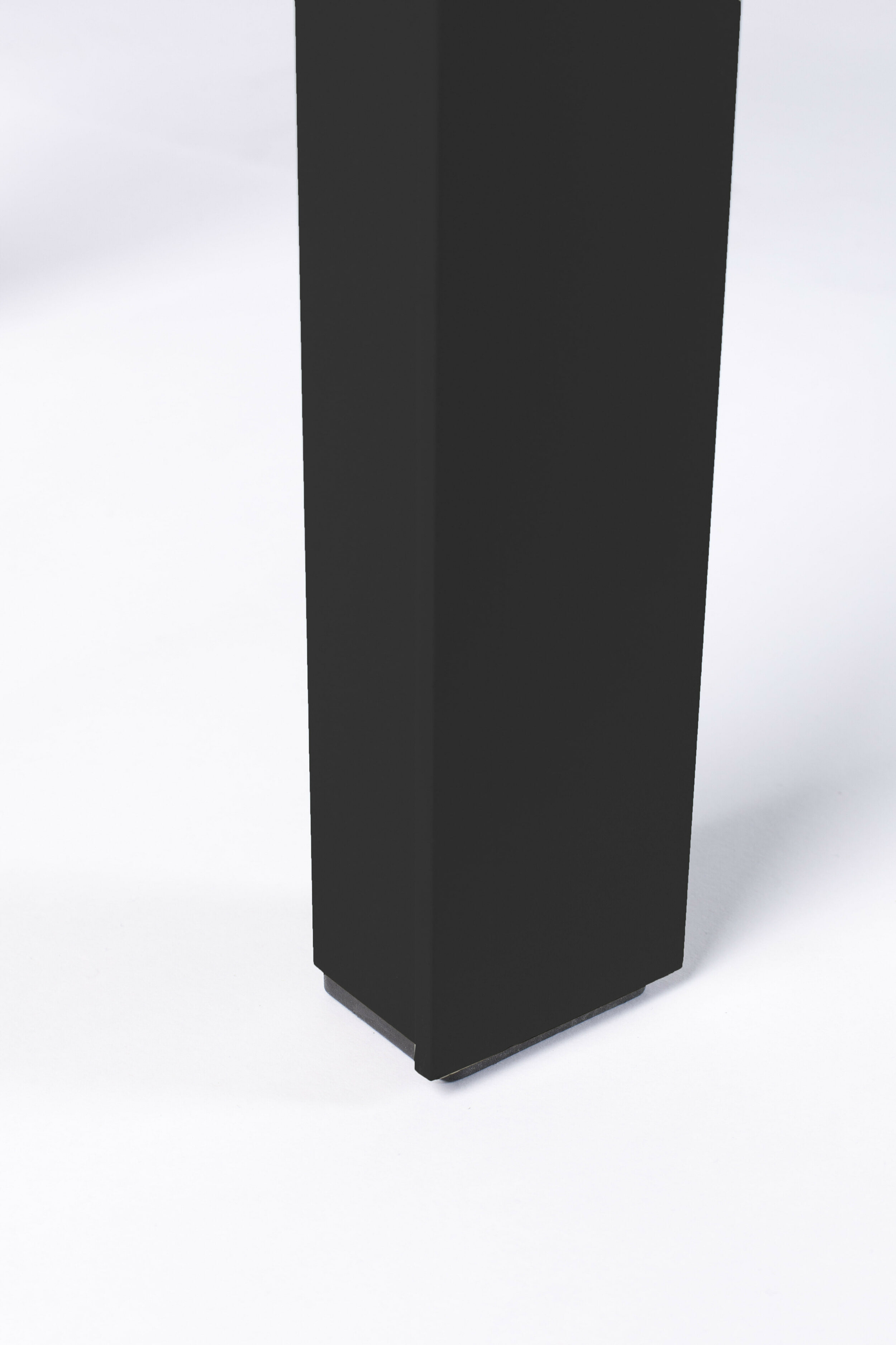 Zuiver Tuinbank 'Vondel' 130cm, kleur Zwart