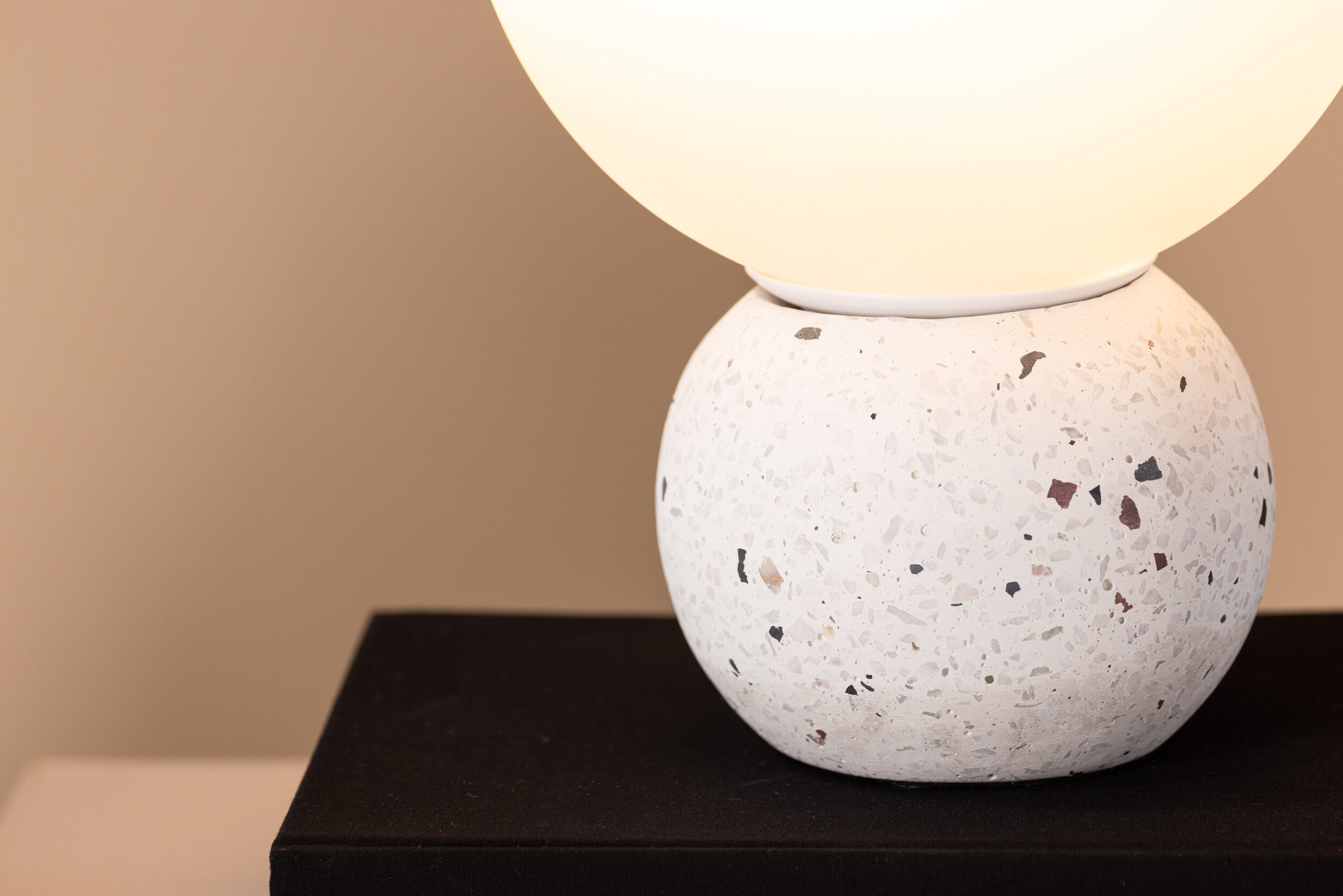 Nohr Tafellamp 'Quintasha' Terrazzo