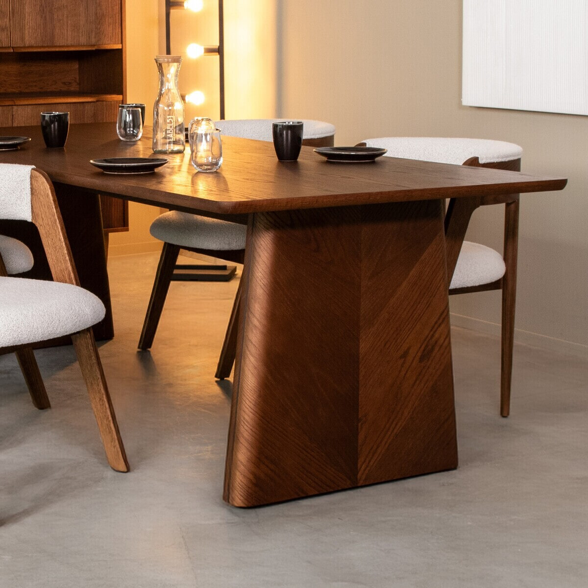 LABEL51 Eettafel 'Jule' Walnoot Eiken