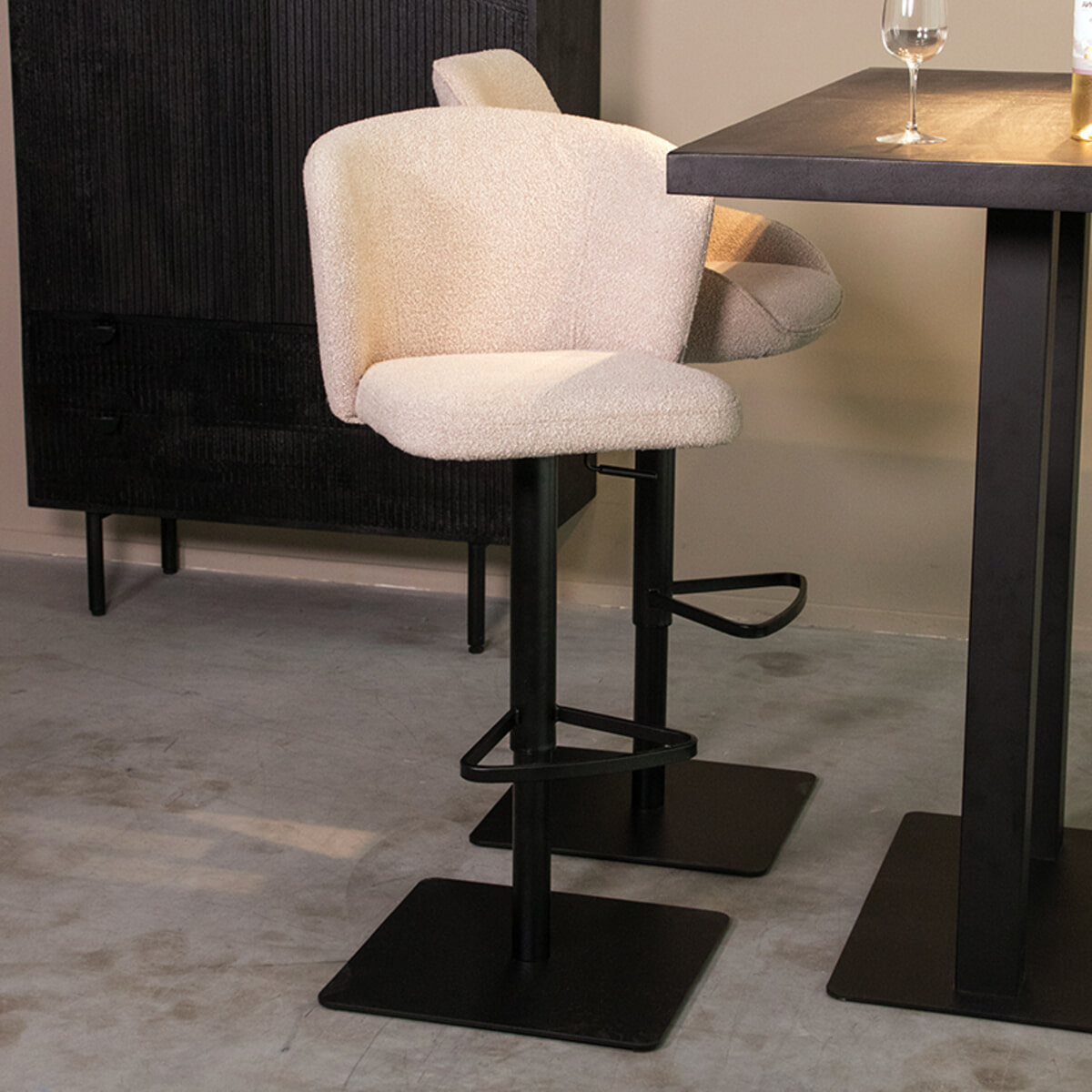 LABEL51 Draaibare Barkruk Wave Bouclé - Naturel (zithoogte 56-82cm)