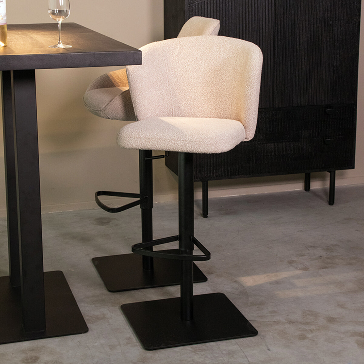 LABEL51 Draaibare Barkruk Wave Bouclé - Naturel (zithoogte 56-82cm)