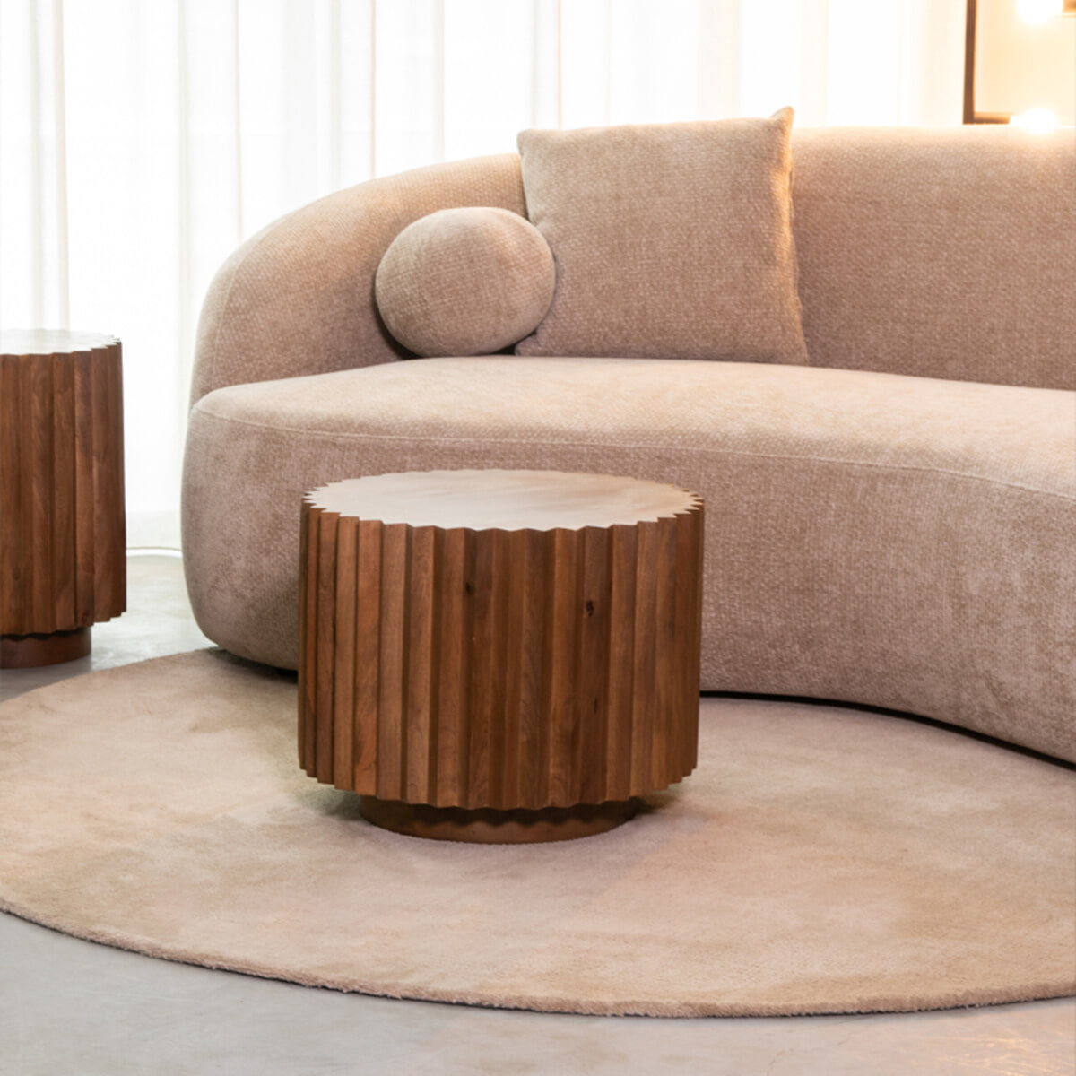 LABEL51 Ronde Salontafel 'Novan' Mangohout