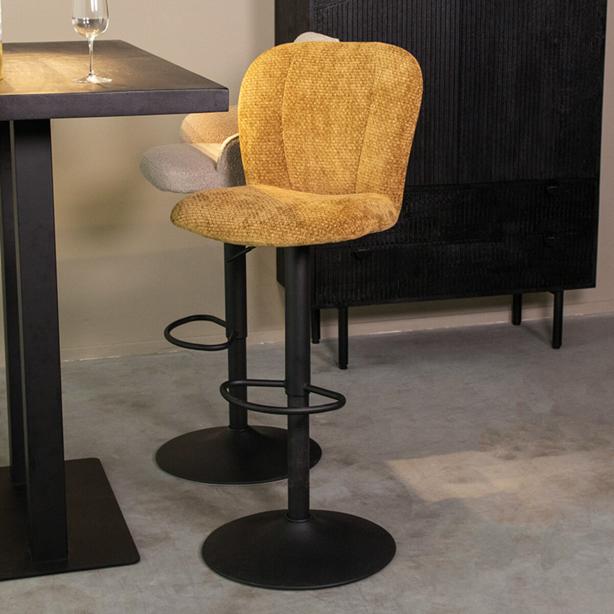 LABEL51 Draaibare Barkruk Vino Elite stof - Mustard (zithoogte 64-84cm)