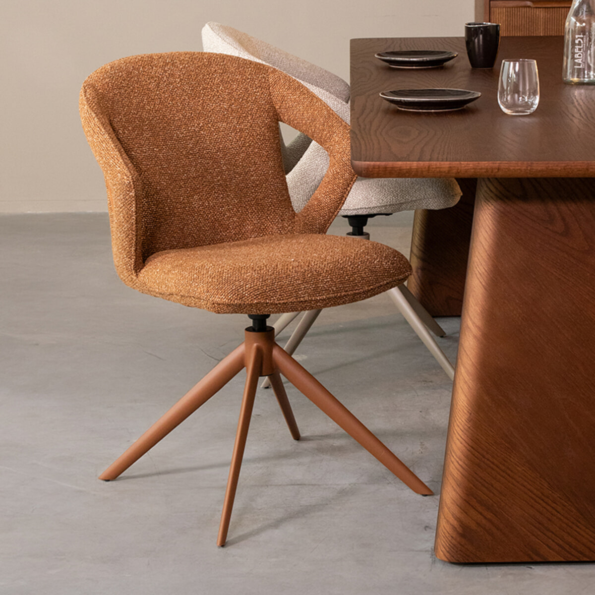LABEL51 Draaibare Eetkamerstoel 'Zurich' Bouclé, kleur Coral