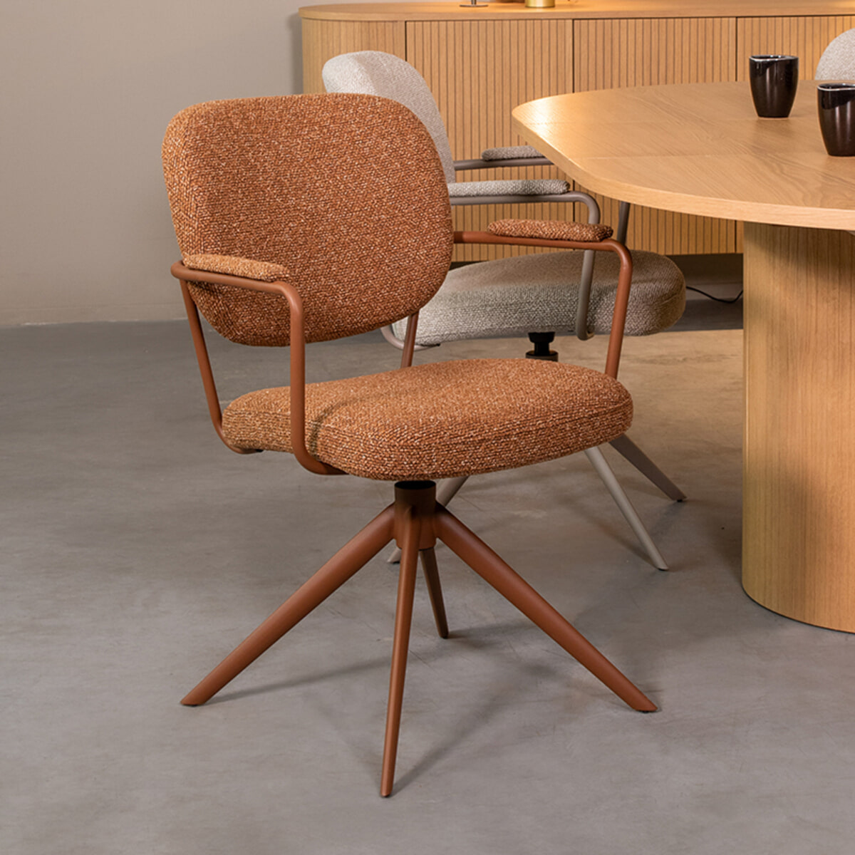 LABEL51 Draaibare Eetkamerstoel 'Basel' Bouclé, kleur Coral