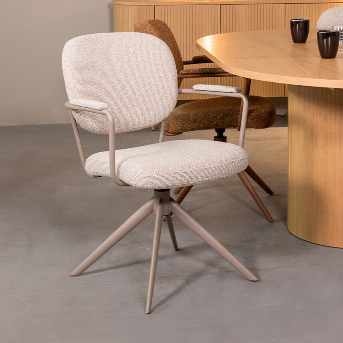 LABEL51 Draaibare Eetkamerstoel 'Basel' Bouclé