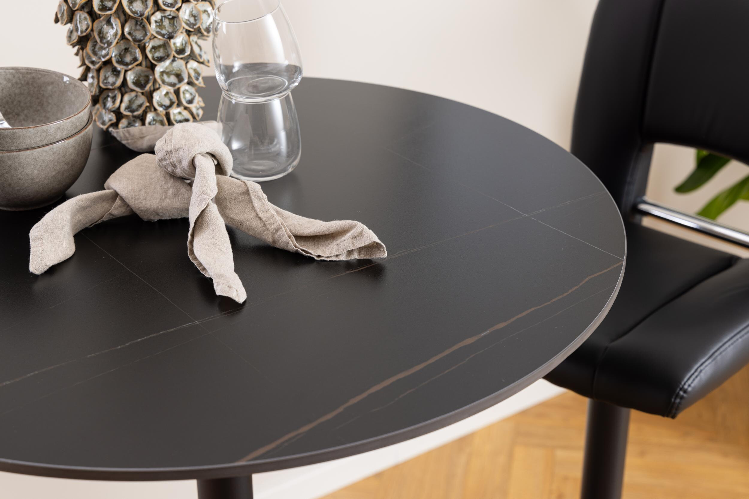 Bendt Ronde Bartafel / Statafel 'Tempest' Keramiek 80cm, Kleur Zwart