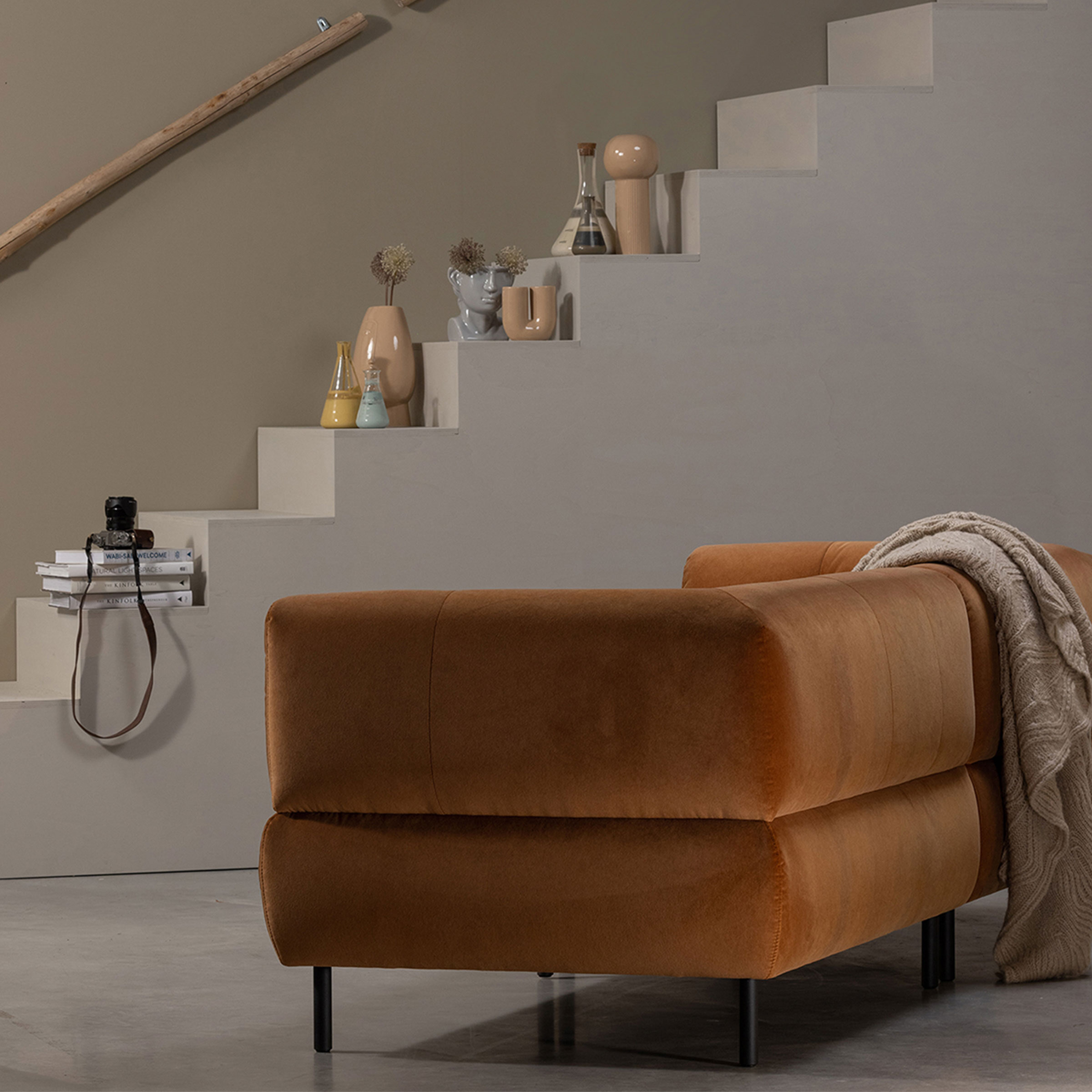 WOOOD Bank 'Lloyd' 4-zits, Velvet, kleur Cinnamon
