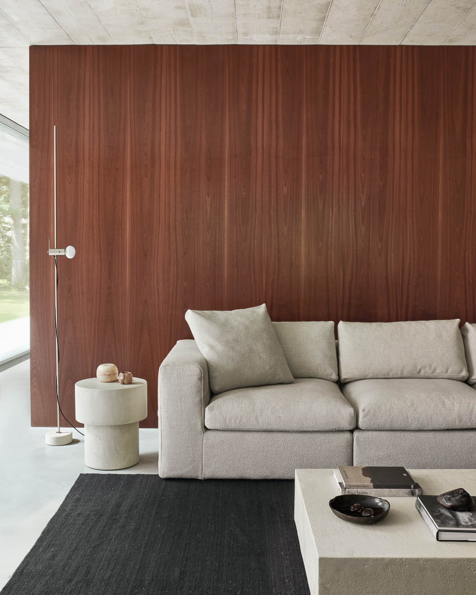Ethnicraft Ronde Bijzettafel 'Elements' Microcement, 41cm, kleur Off White