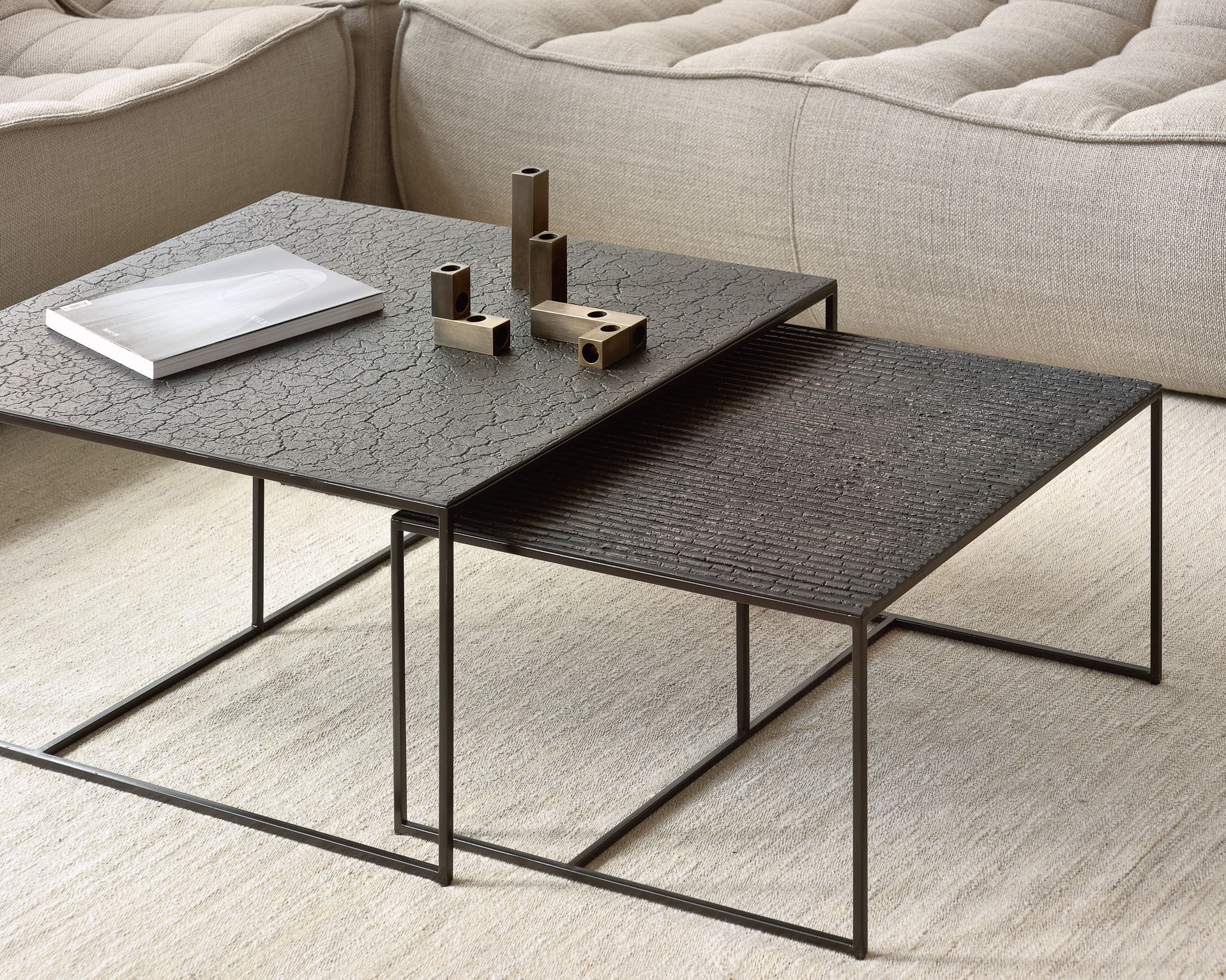 Ethnicraft Salontafel 'Pentagon' Minerals, Set van 2 stuks, kleur Whisky