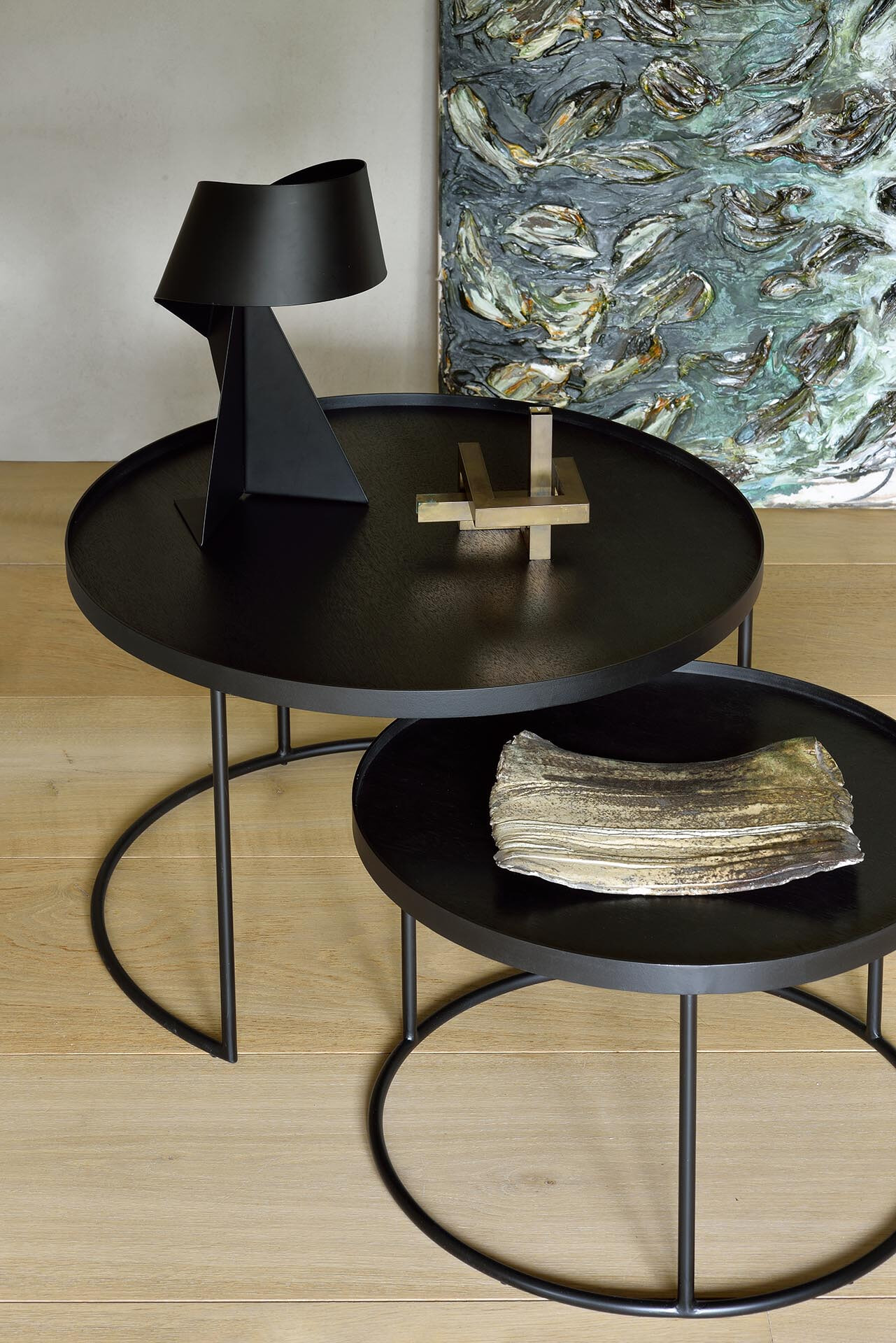 Ethnicraft Ronde Salontafel 'Tray' Gelakt Hout, Set van 2 stuks, Groot/extra groot