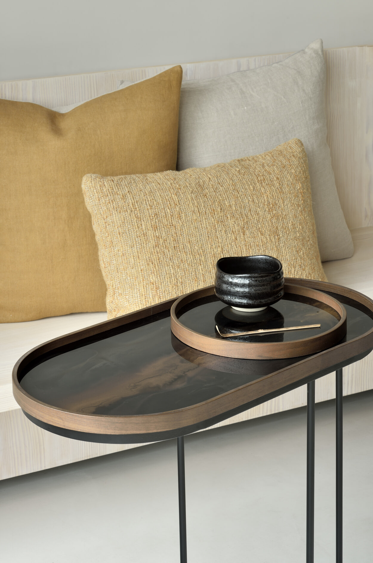 Ethnicraft Ovaal Dienblad 'Linear Flow' 71 x 36cm, kleur Brons