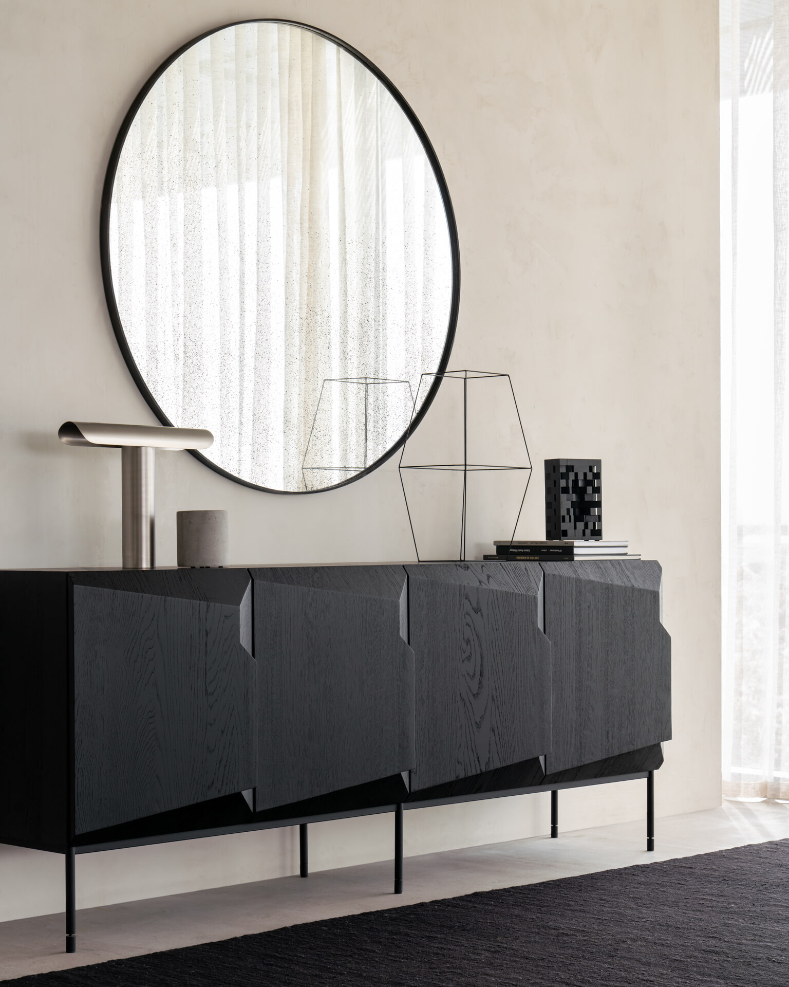 Ethnicraft Dressoir 'Stairs' Gevernist Eikenhout, 200cm, kleur Zwart