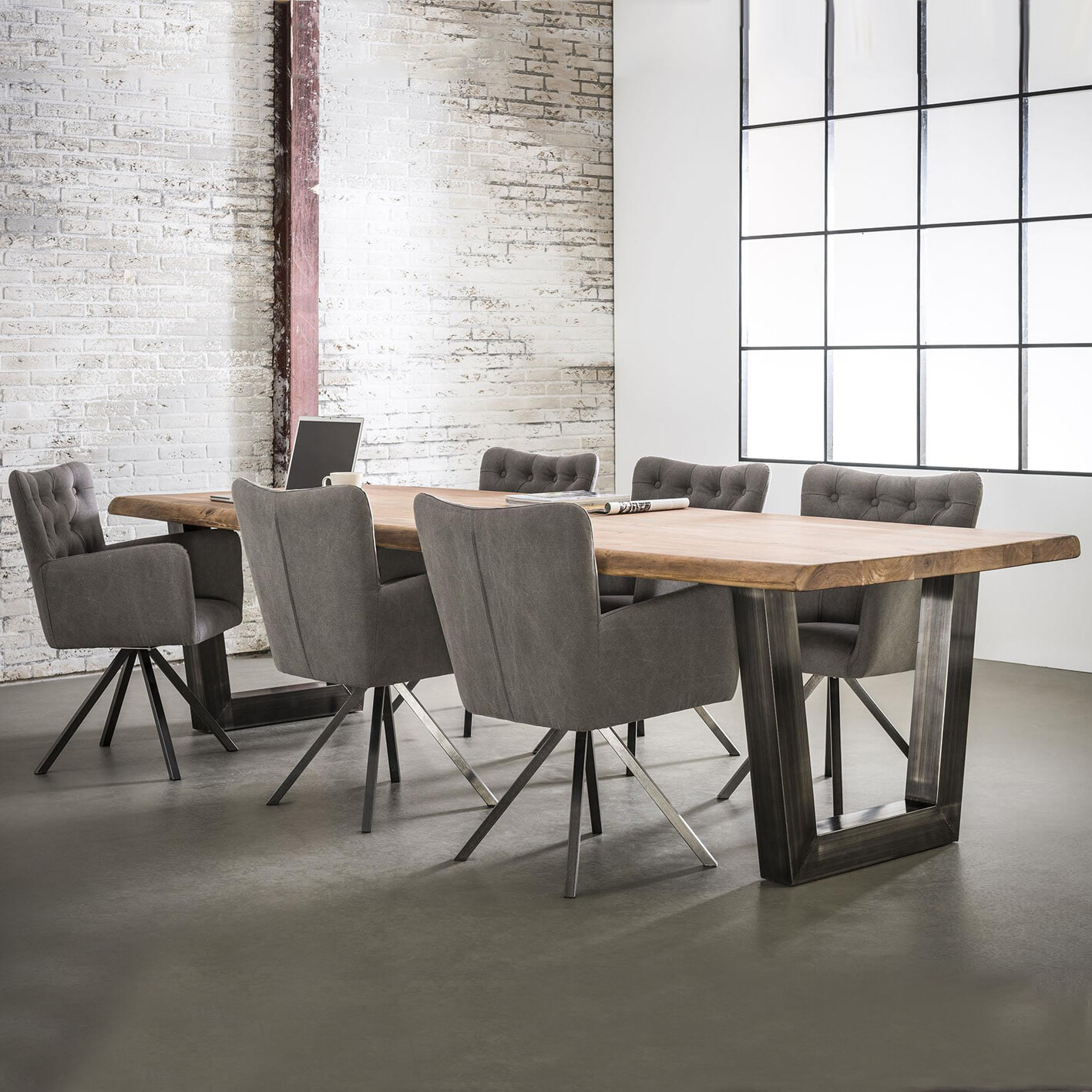 Eettafel 'Christopher' boomstam blad