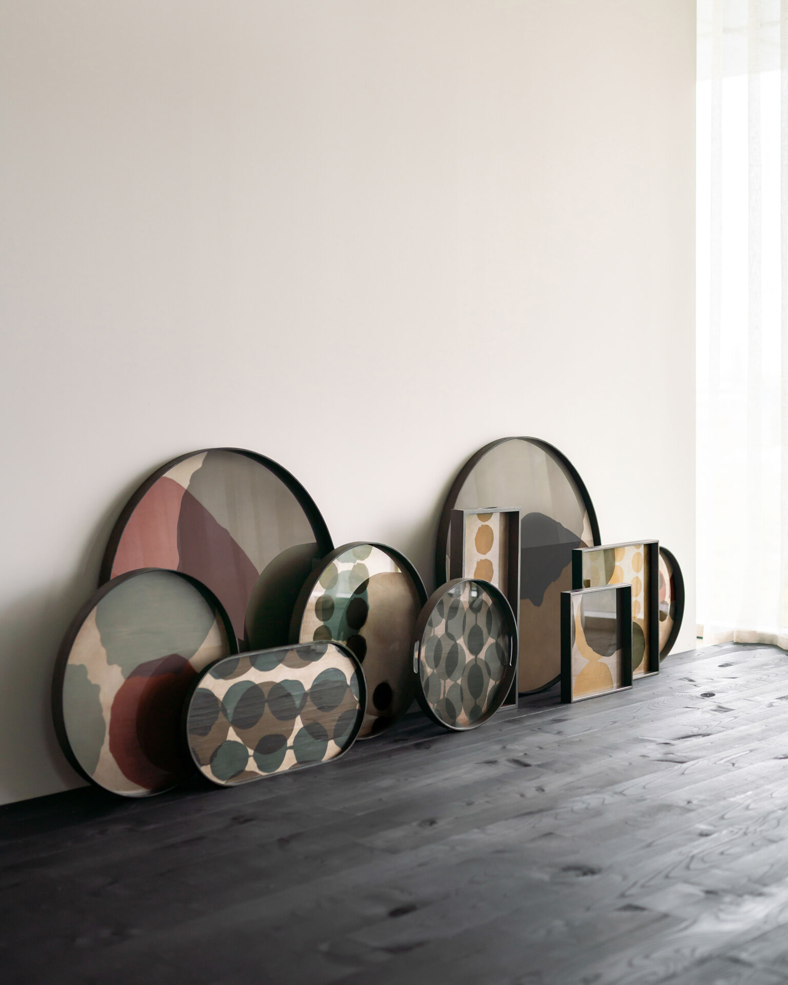 Ethnicraft Rond Dienblad 'Layered Dots' 48cm, kleur Pinot