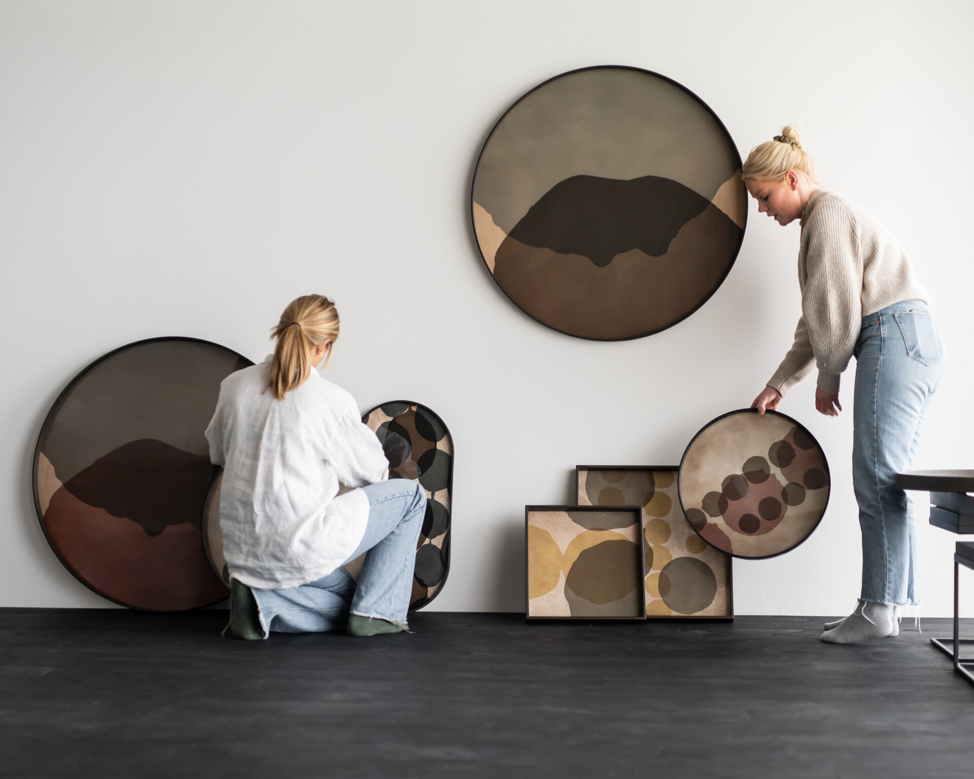 Ethnicraft Rond Dienblad 'Layered Dots' 48cm, kleur Pinot