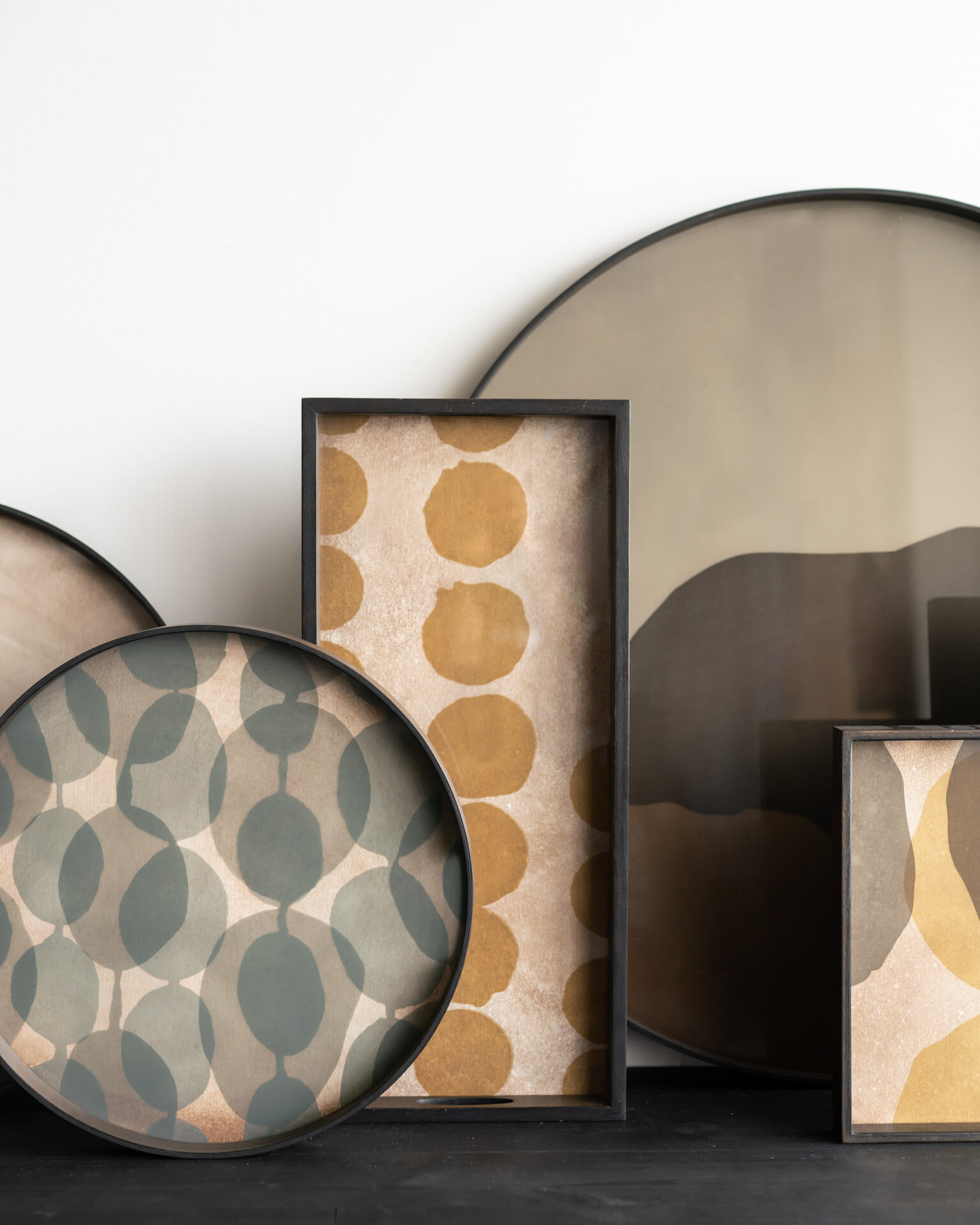 Ethnicraft Rond Dienblad 'Layered Dots' 61cm, kleur Slate