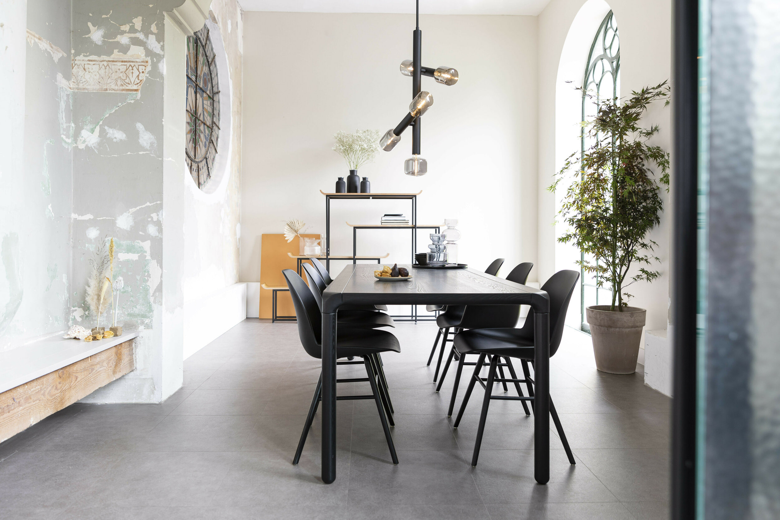 Zuiver Eettafel 'Storm' Essenhout, 220 x 90cm, kleur Zwart