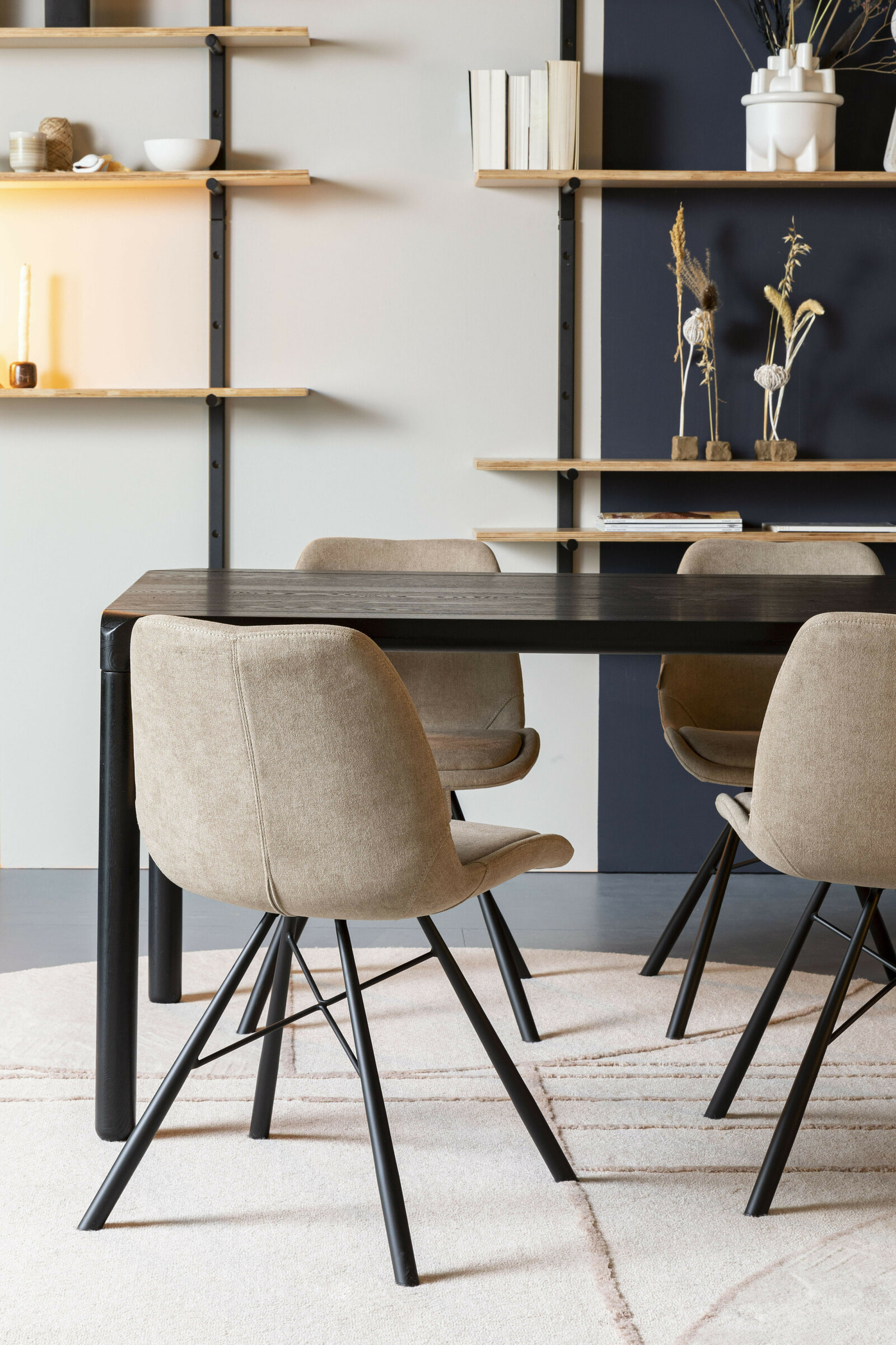Zuiver Eettafel 'Storm' Essenhout, 220 x 90cm, kleur Zwart