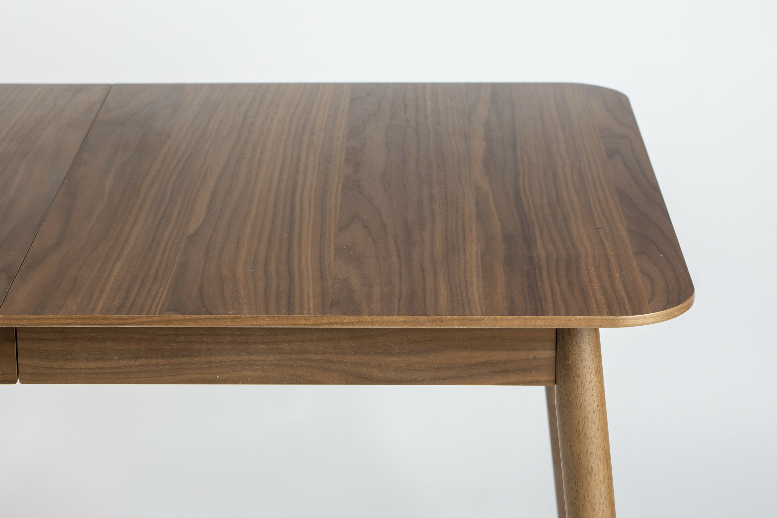 Zuiver Uitschuifbare Eettafel 'Glimps' Notenhout, 180-240 x 90cm, kleur Bruin