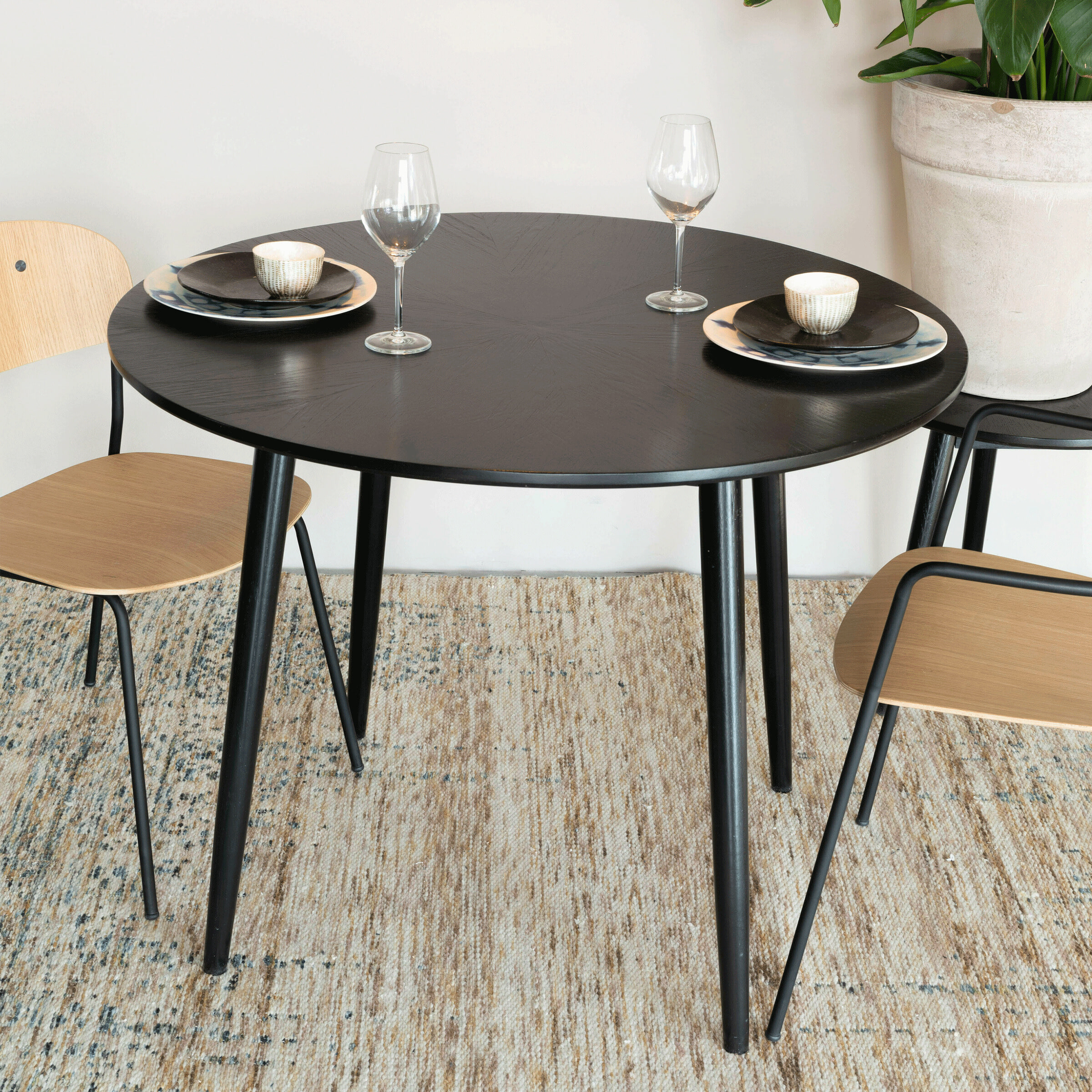 ZILT Ronde Eettafel 'Memo' Eikenhout, kleur Zwart