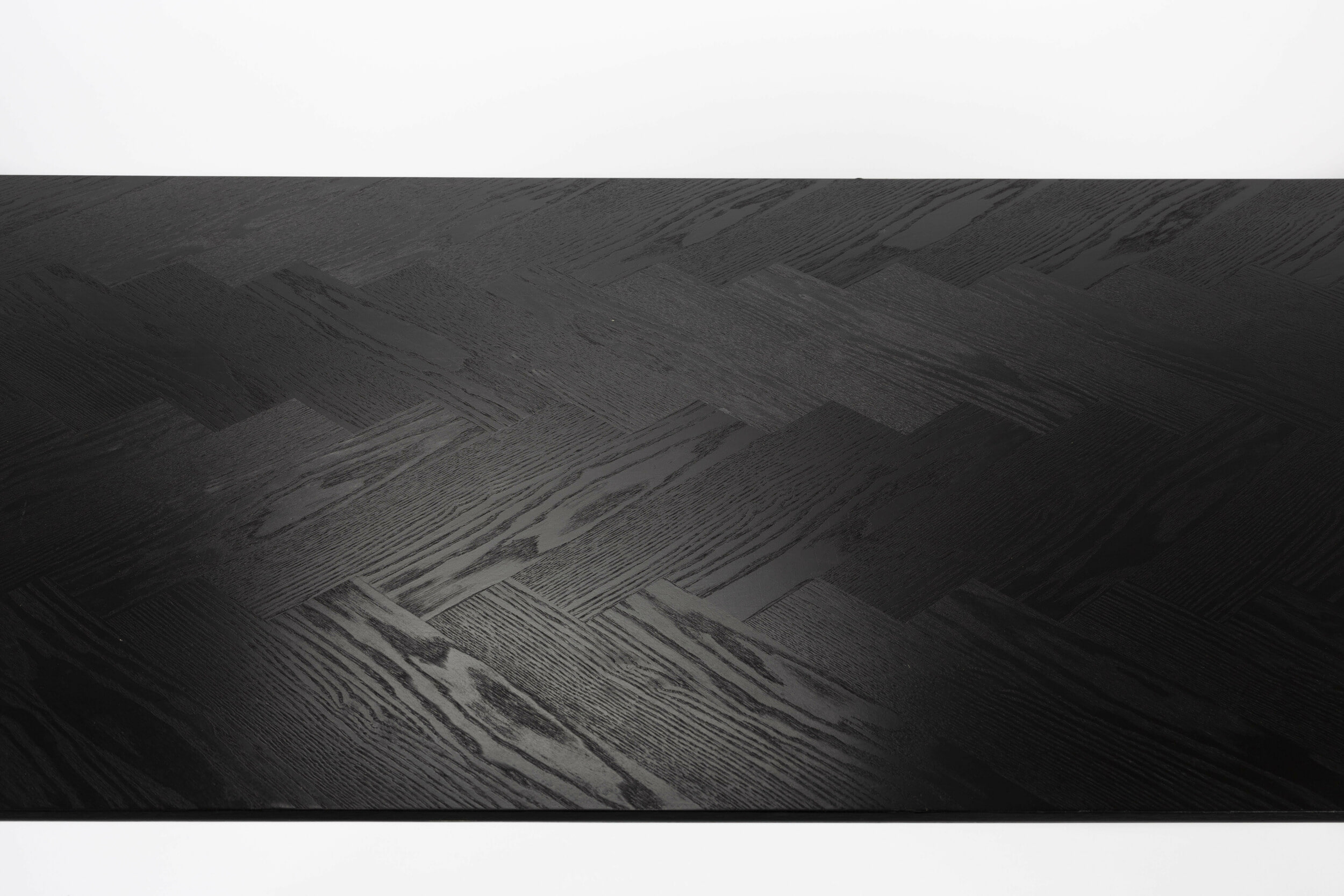 ZILT Eettafel 'Hany' Essenhout Visgraat, 180 x 90cm, kleur Zwart