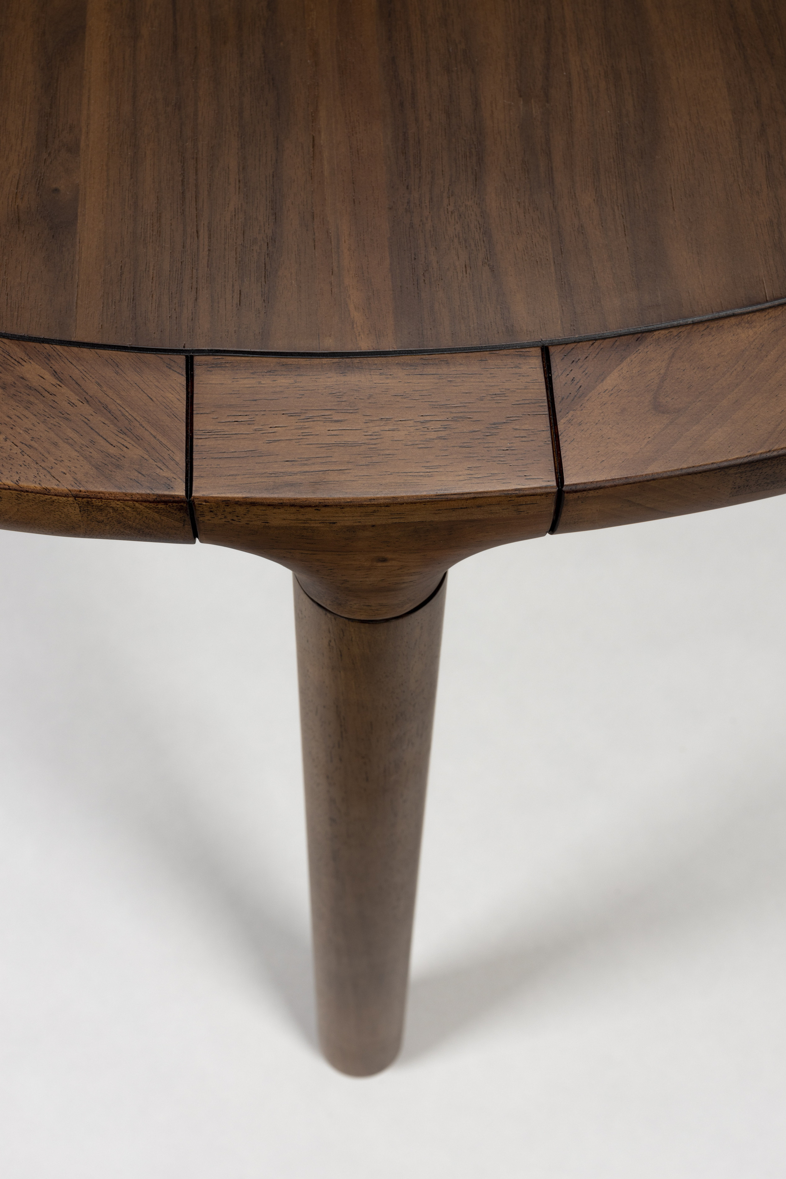 Zuiver Ronde Eettafel 'Storm' Walnoot en rubberhout, 128cm