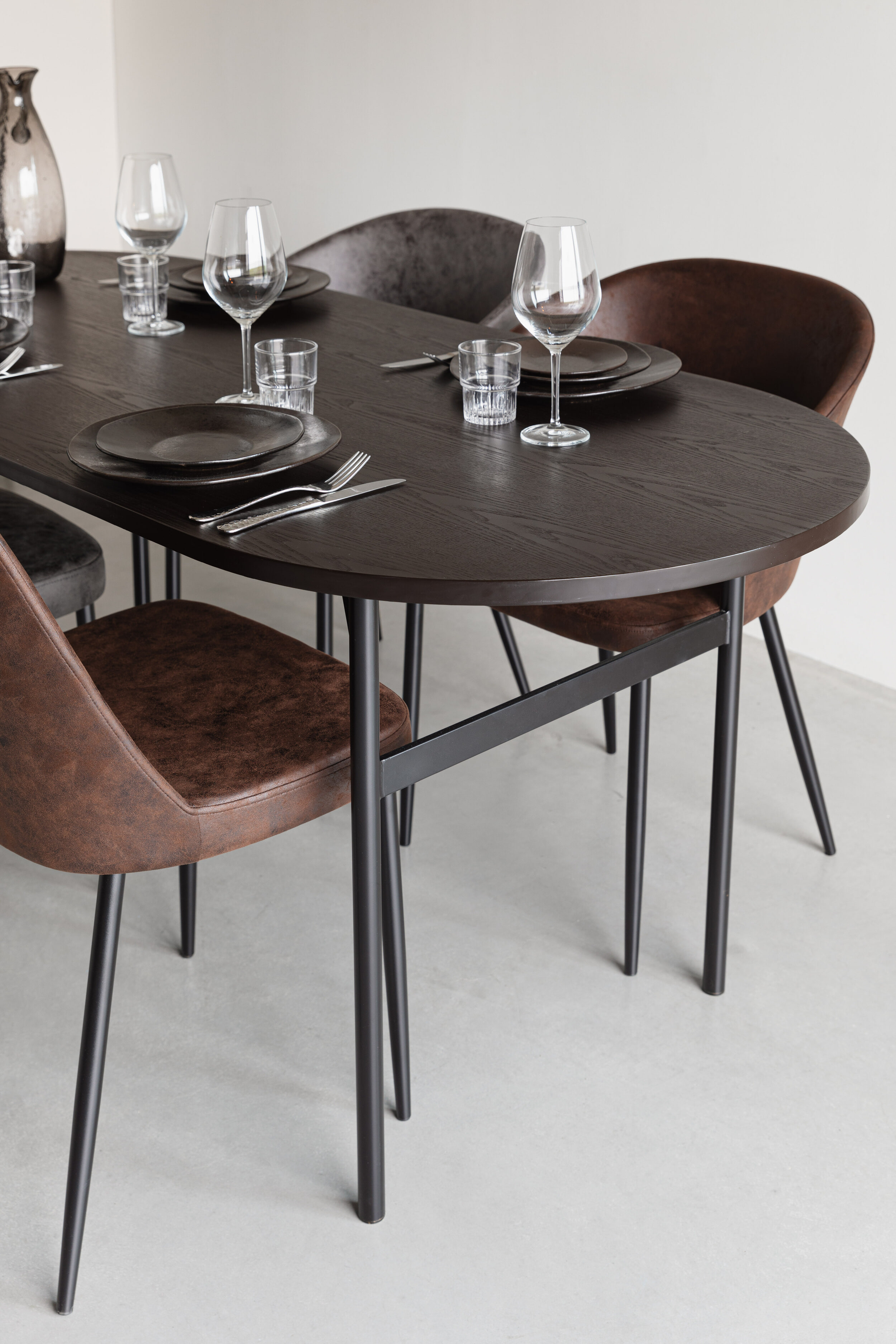 ZILT Ovale Eettafel 'Aditya' 180 x 80cm, kleur Zwart
