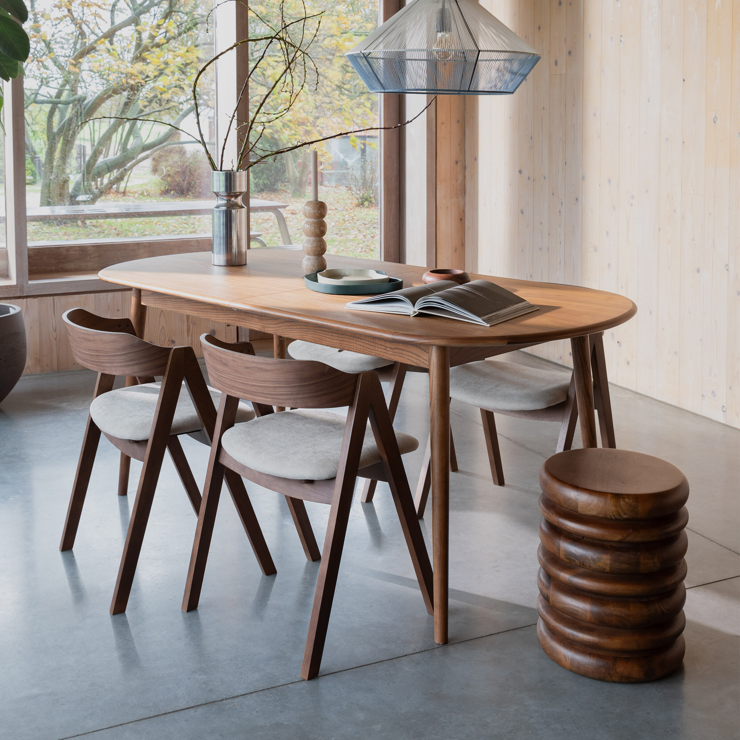 Zuiver Uitschuifbare Ovale Eettafel 'Twist' Walnoot, 185-240 x 90cm