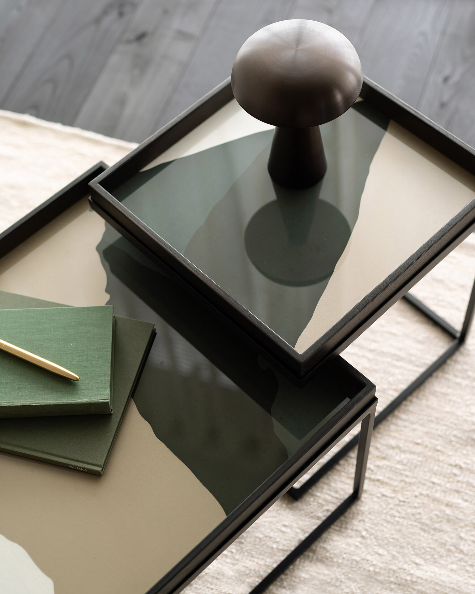 Ethnicraft Vierkante Salontafel 'Tray' Gelakt Hout, Set van 2 stuks