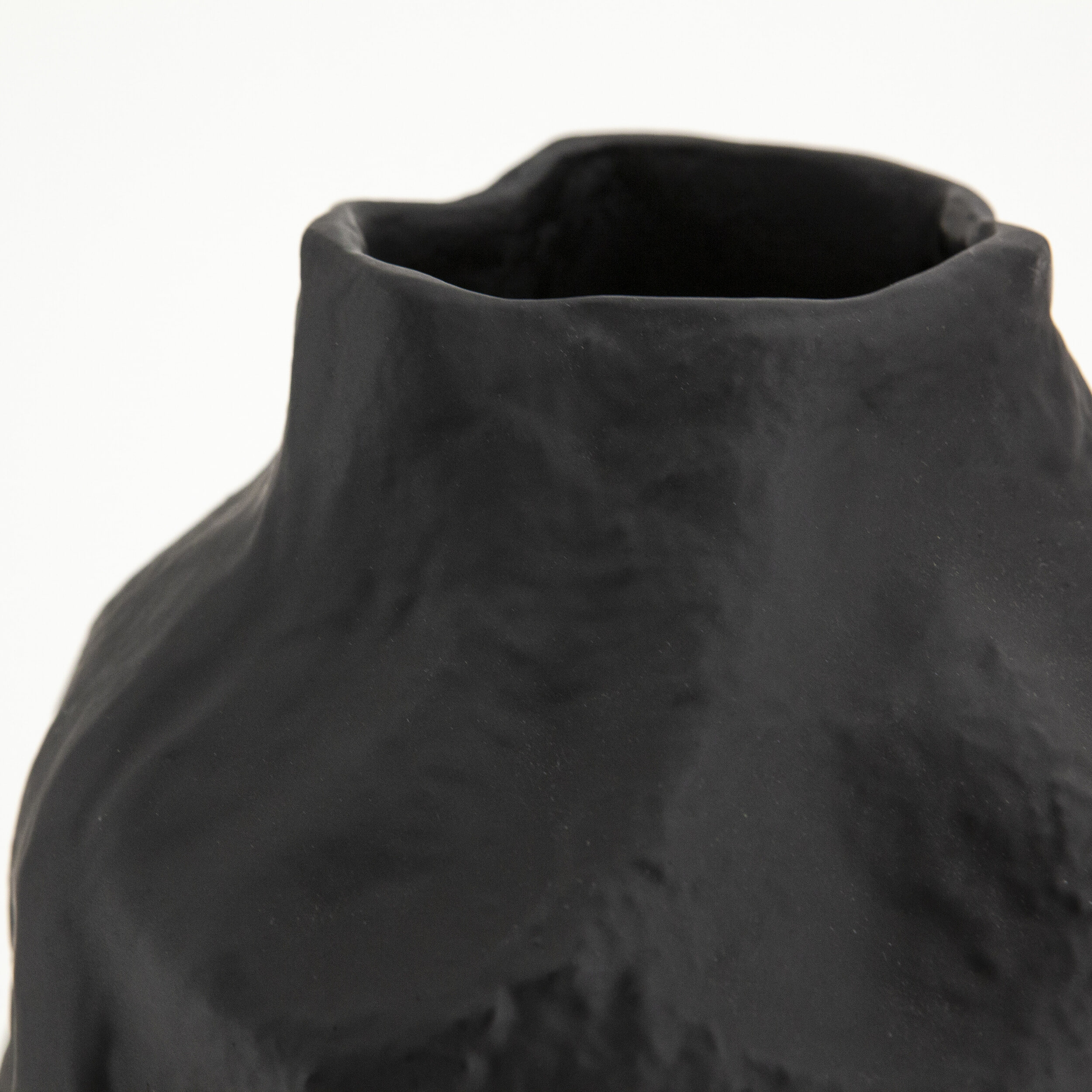 By-Boo Vaas 'Dent' 27cm hoog, kleur Zwart