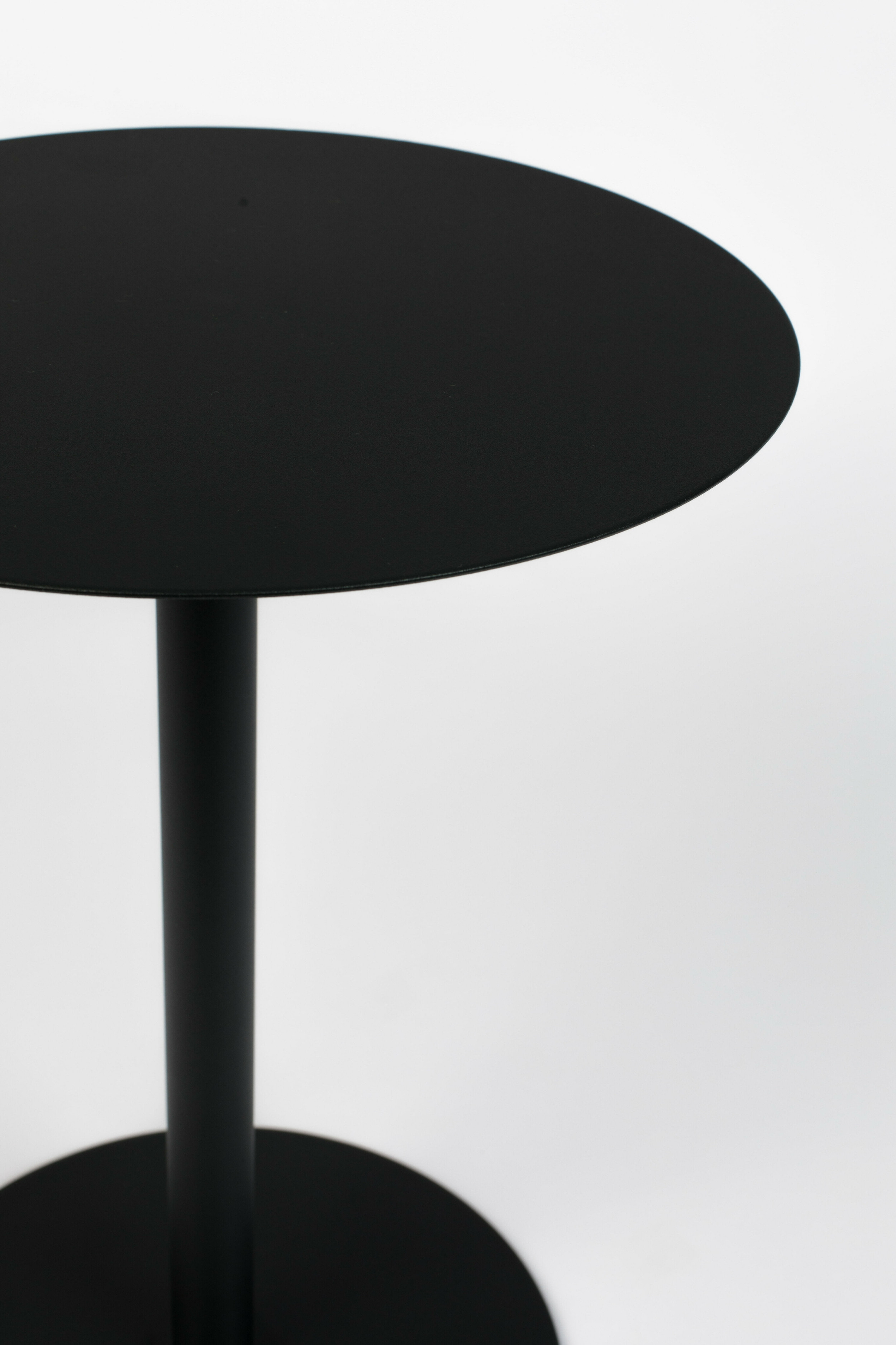 Zuiver Ronde Bijzettafel 'Snow' Staal, 35cm, kleur Zwart
