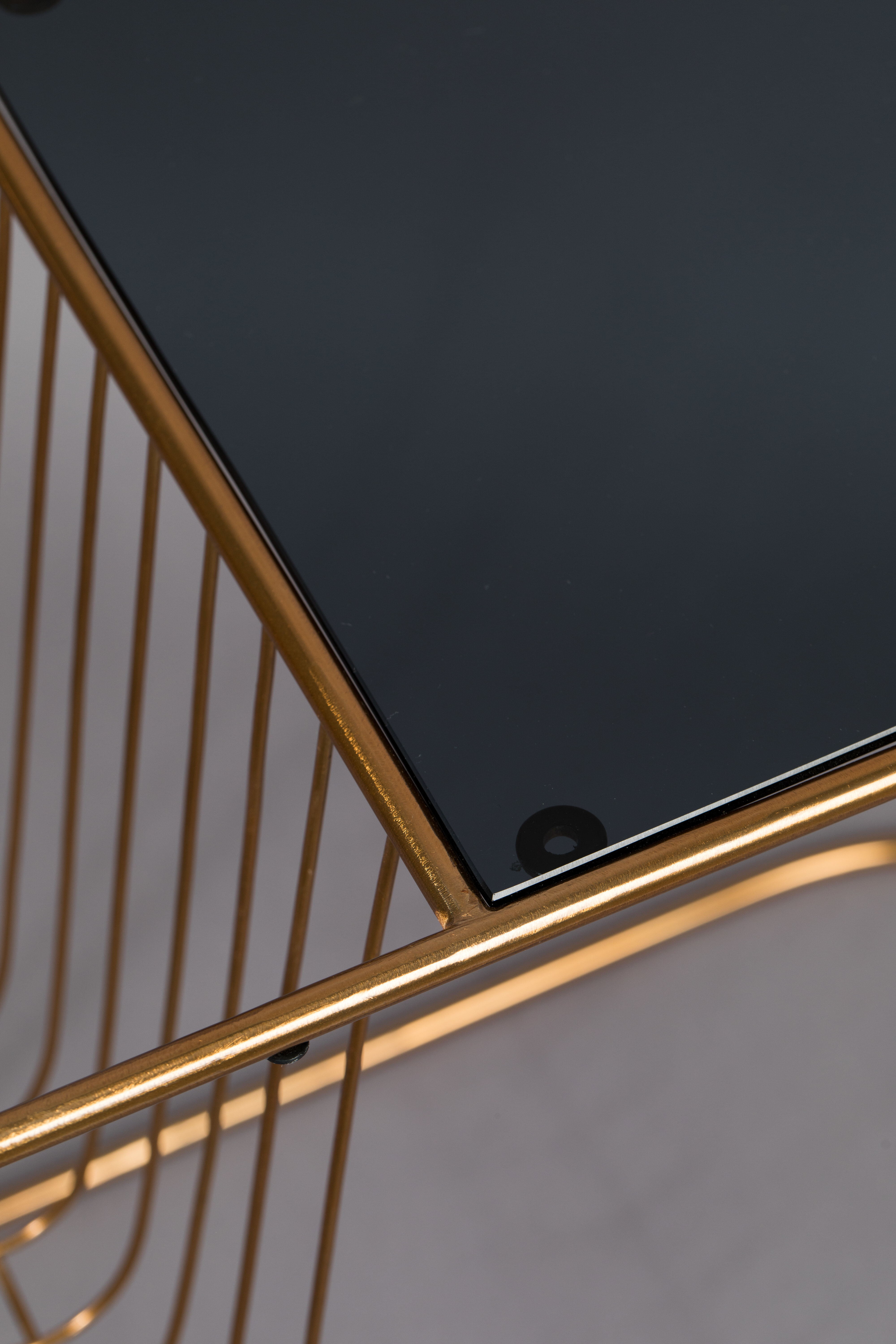 Dutchbone Bijzettafel 'Eileen' met tijdschriftenhouder