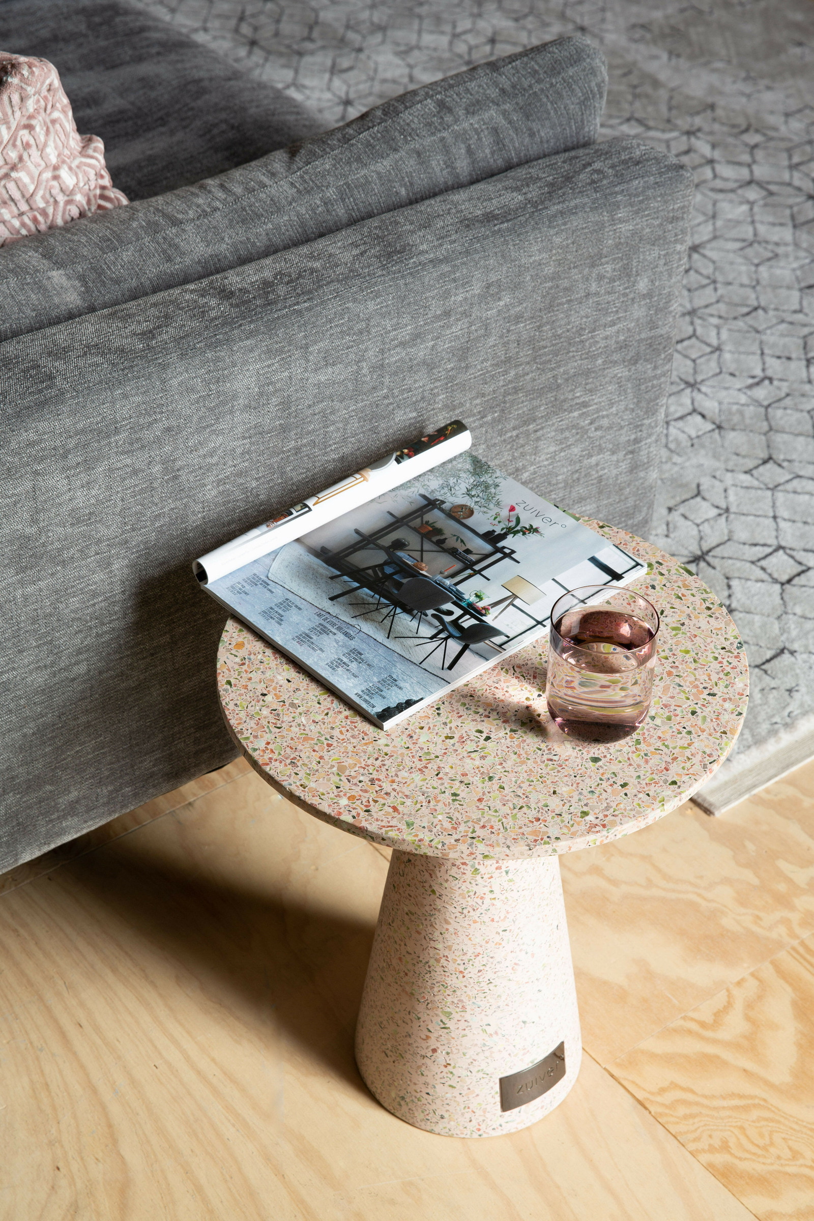 Zuiver Ronde Bijzettafel 'Victoria' Terrazzo, 41cm