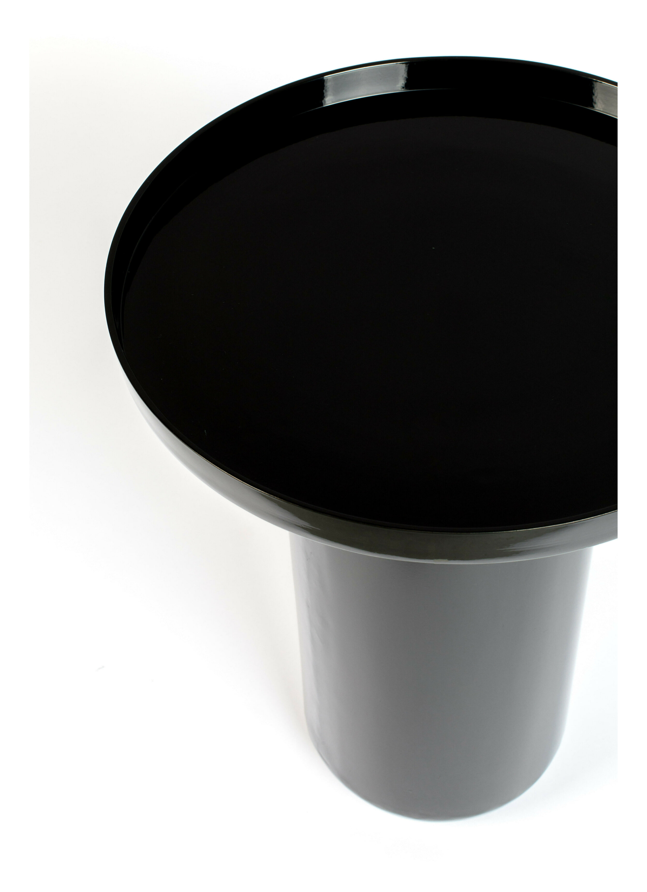 Zuiver Ronde Bijzettafel 'Shiny Bomb' 40cm, kleur Zwart