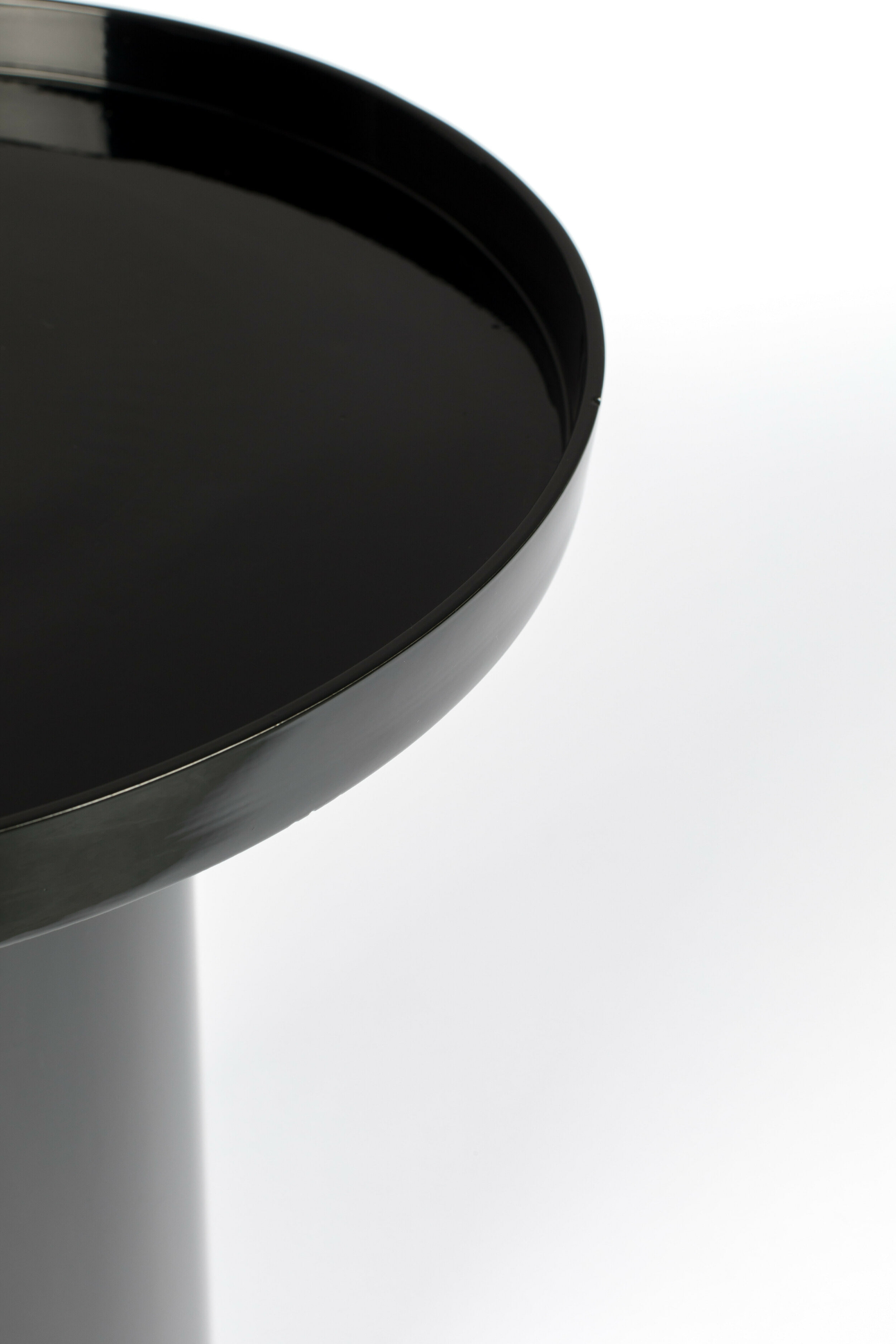 Zuiver Ronde Bijzettafel 'Shiny Bomb' 40cm, kleur Zwart