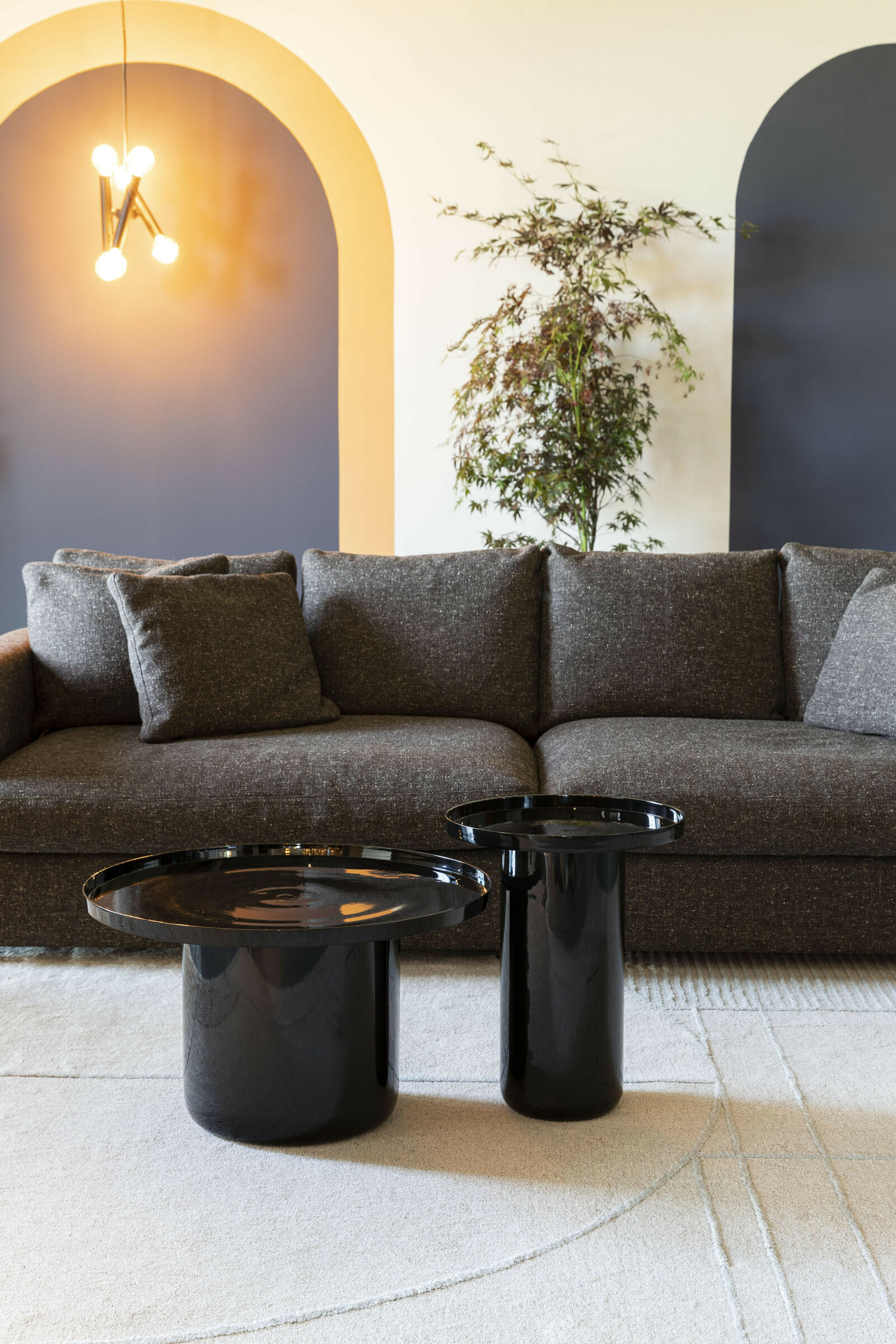 Zuiver Ronde Bijzettafel 'Shiny Bomb' 40cm, kleur Zwart