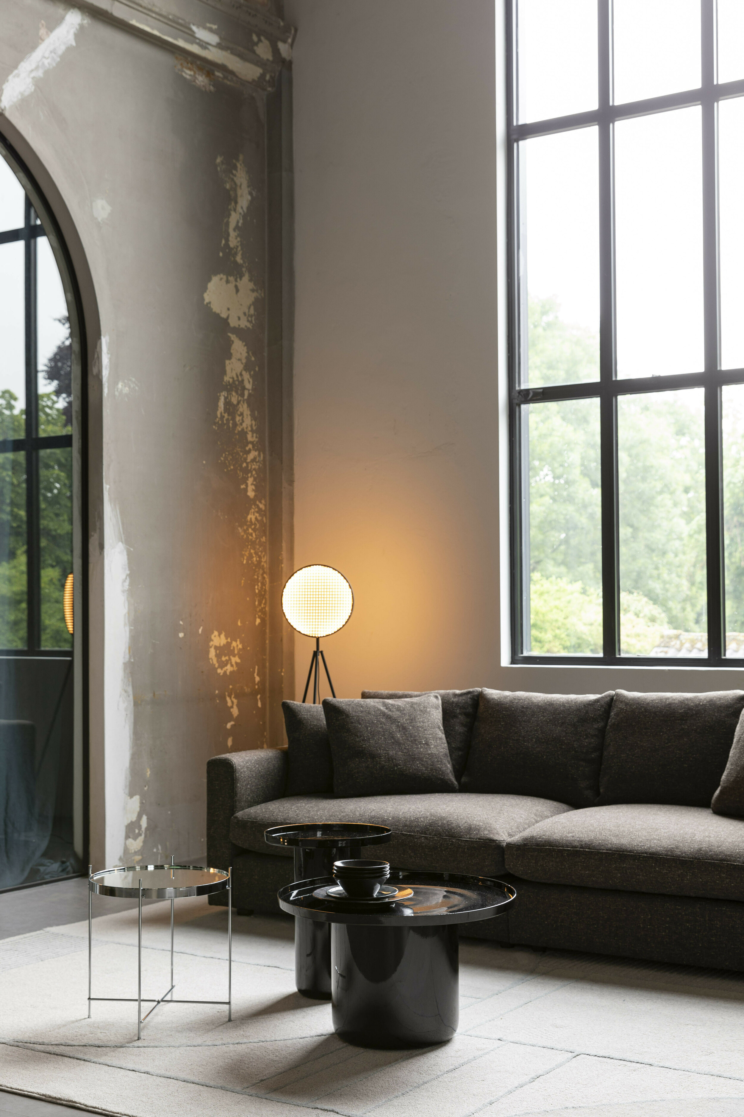 Zuiver Ronde Bijzettafel 'Shiny Bomb' 40cm, kleur Zwart
