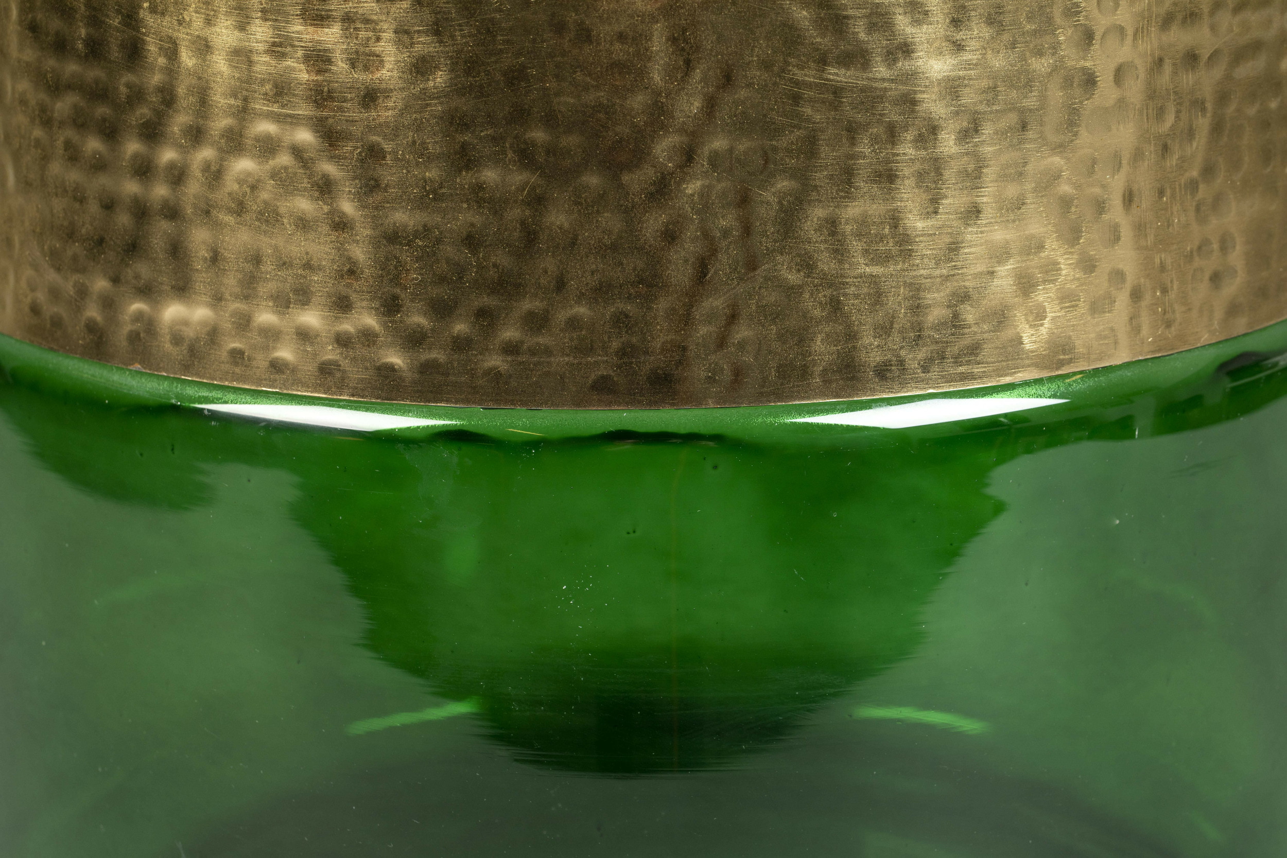 Dutchbone Bijzettafel 'Cave' IJzer en glas, 35cm, kleur Groen