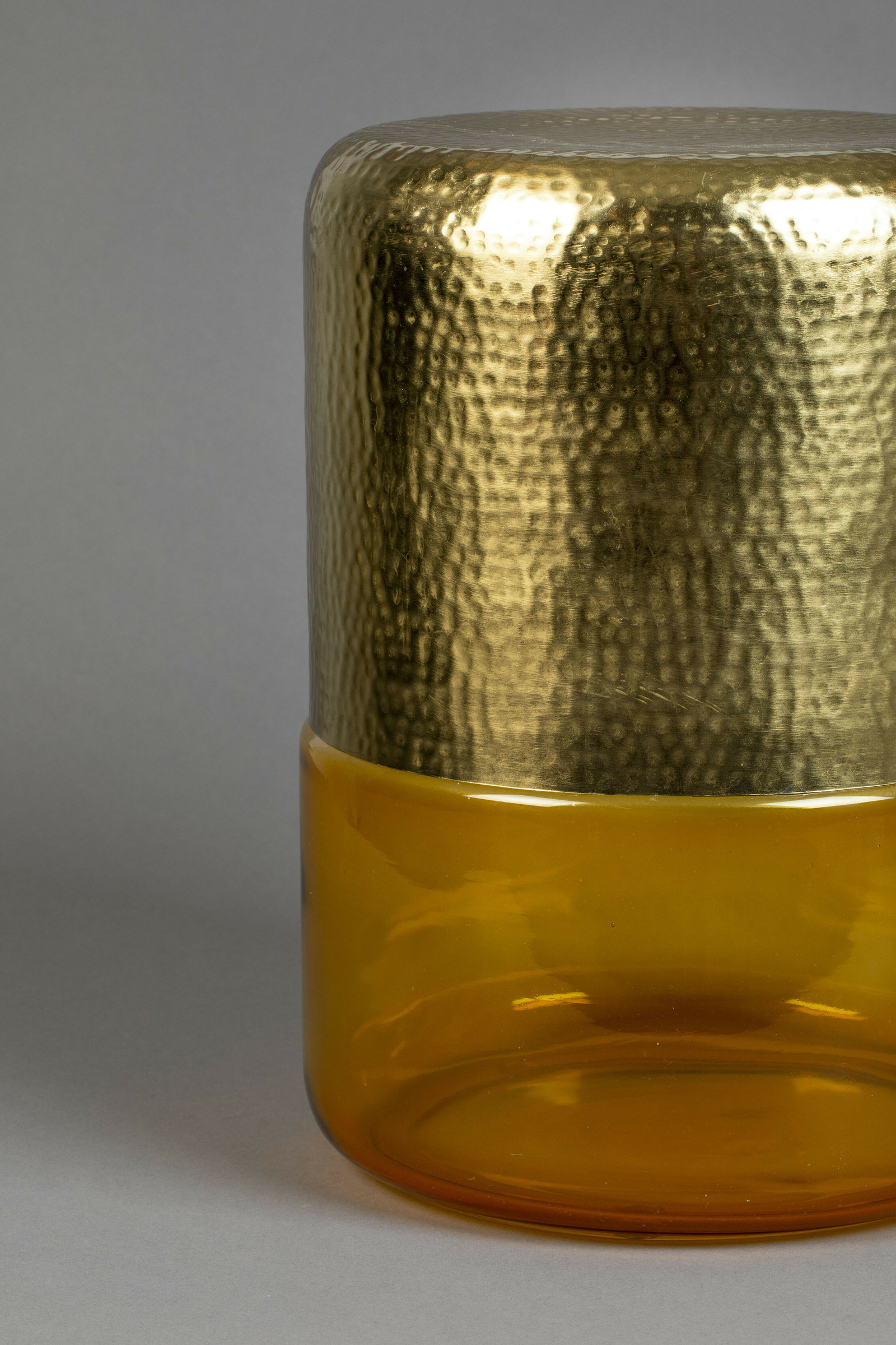 Dutchbone Bijzettafel 'Cave' IJzer en glas, 35cm, kleur Amber
