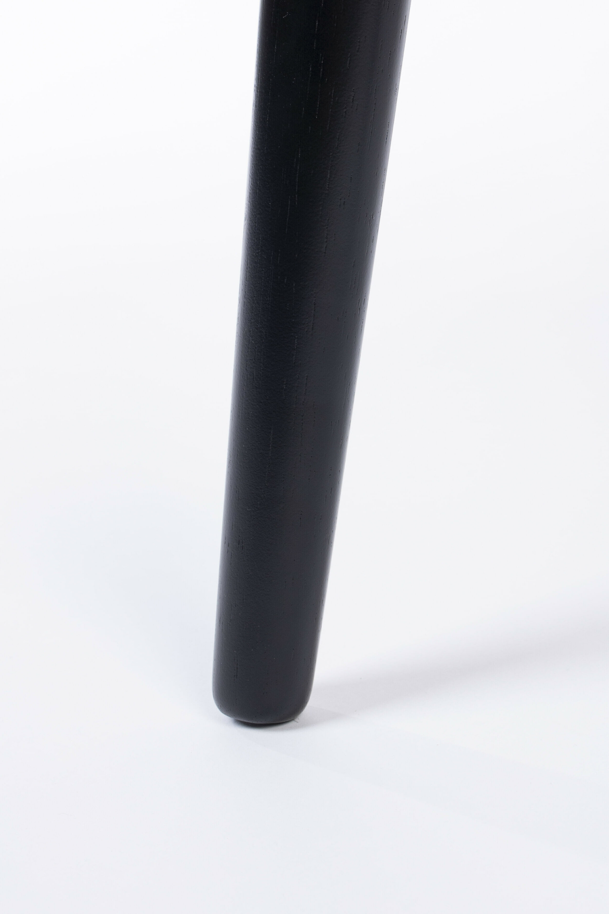 Zuiver Bijzettafel/Nachtkastje 'Barbier' Essenhout, kleur Zwart