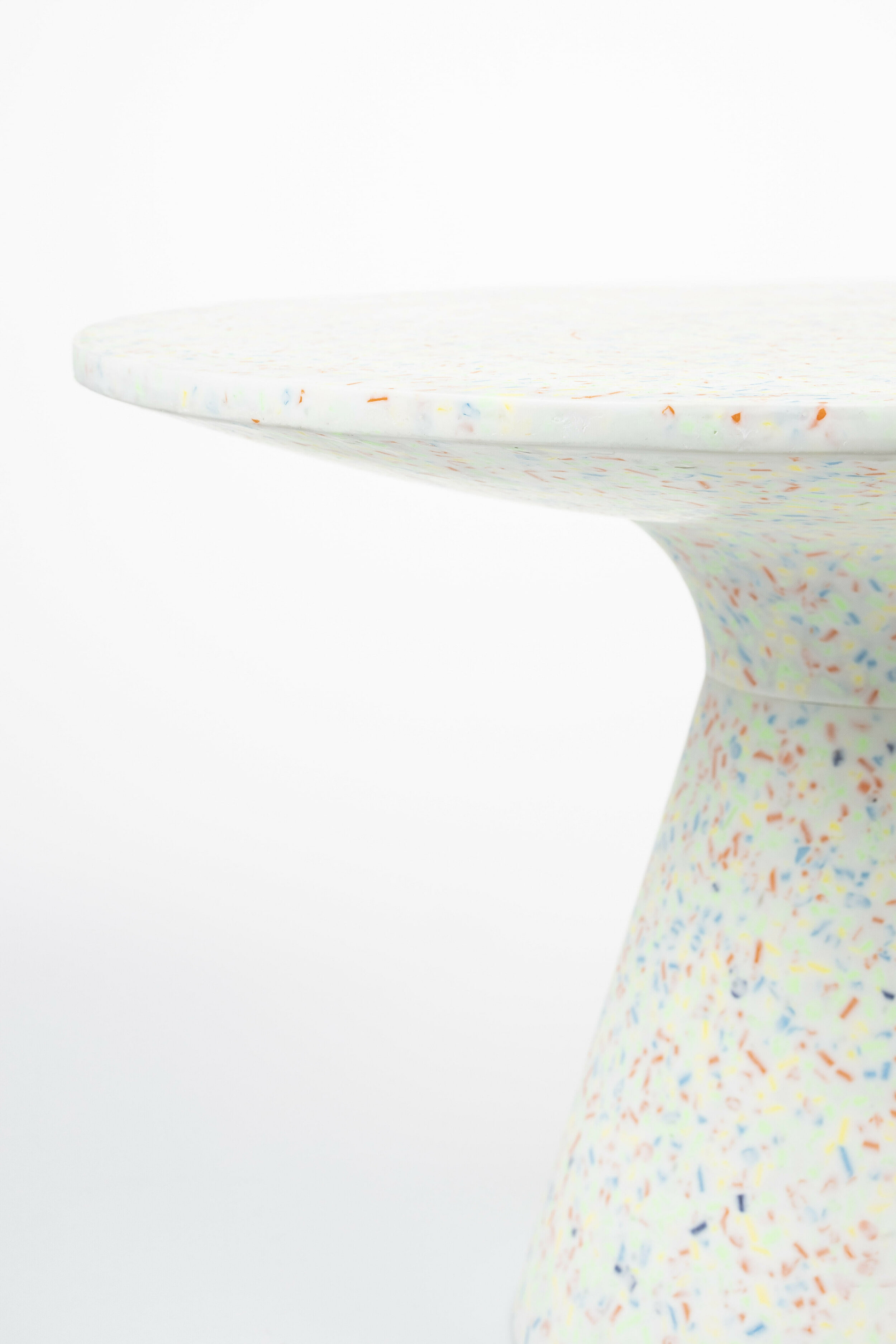 Zuiver Ronde Salontafel 'Victoria' Terrazzo, 50cm, kleur Wit