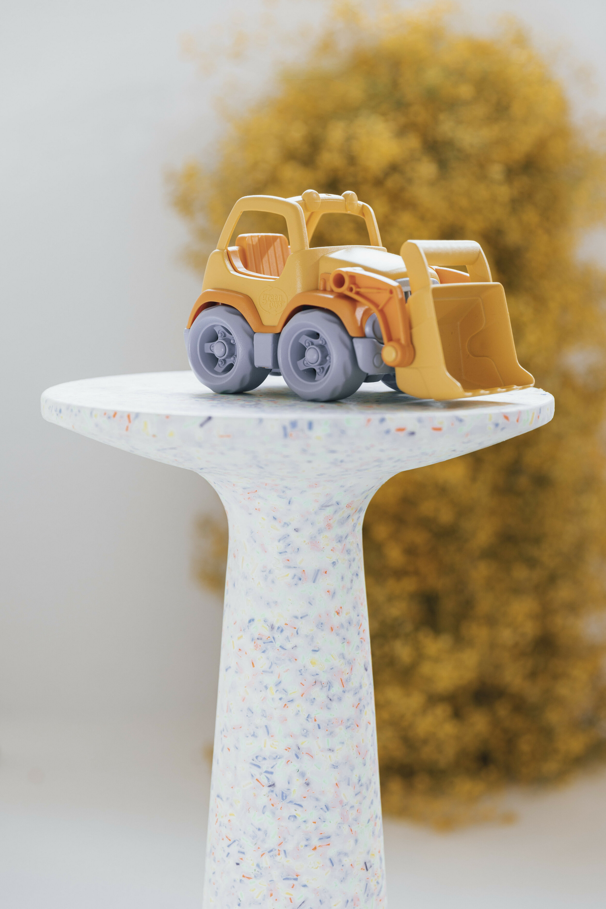 Zuiver Ronde Bijzettafel 'Victoria' Terrazzo, 56cm hoog, kleur Wit
