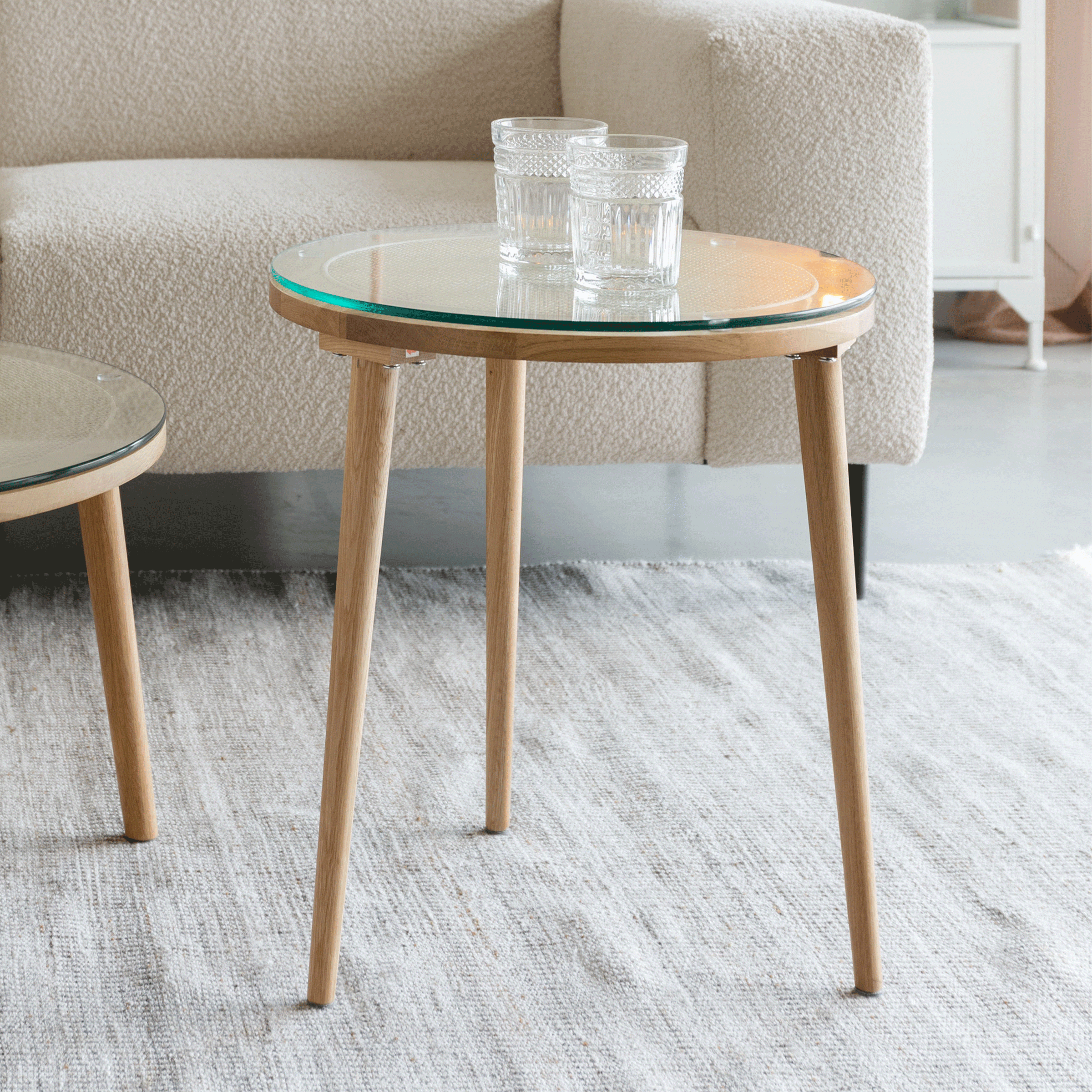 ZILT Ronde Bijzettafel Jock Eikenhout en glas, 45cm - Bruin