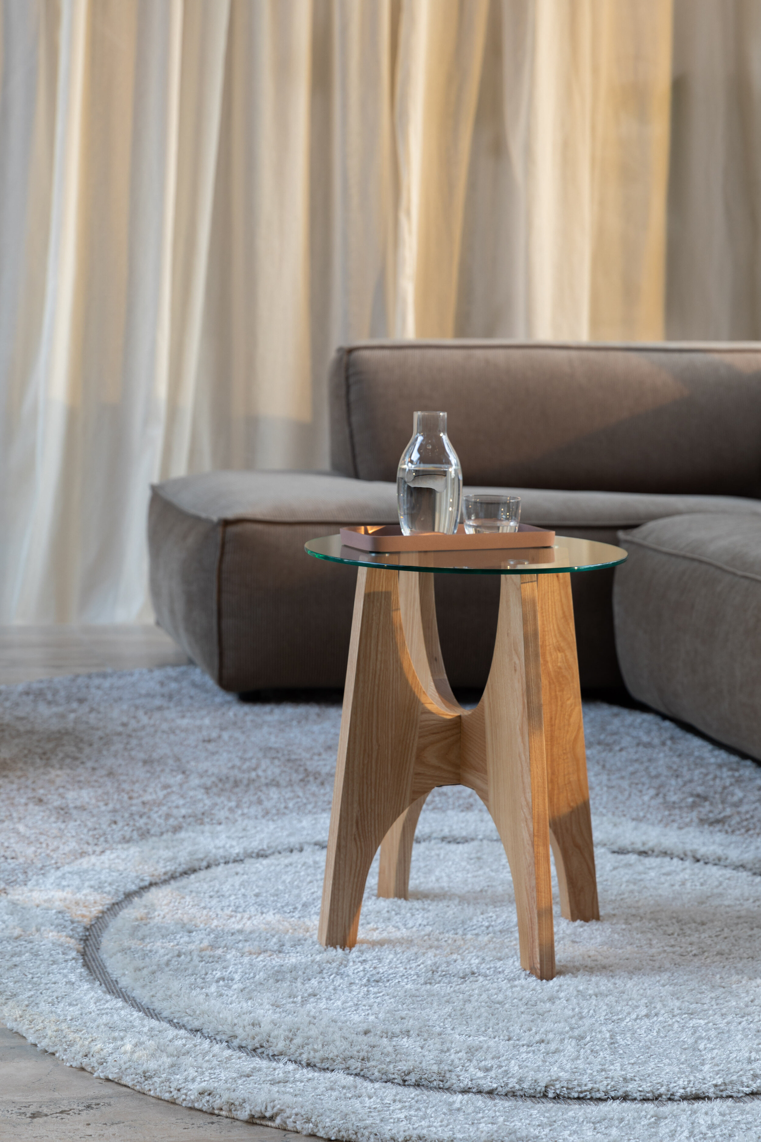 Zuiver Ronde Bijzettafel 'Kobe' Essenhout en glas, 45cm