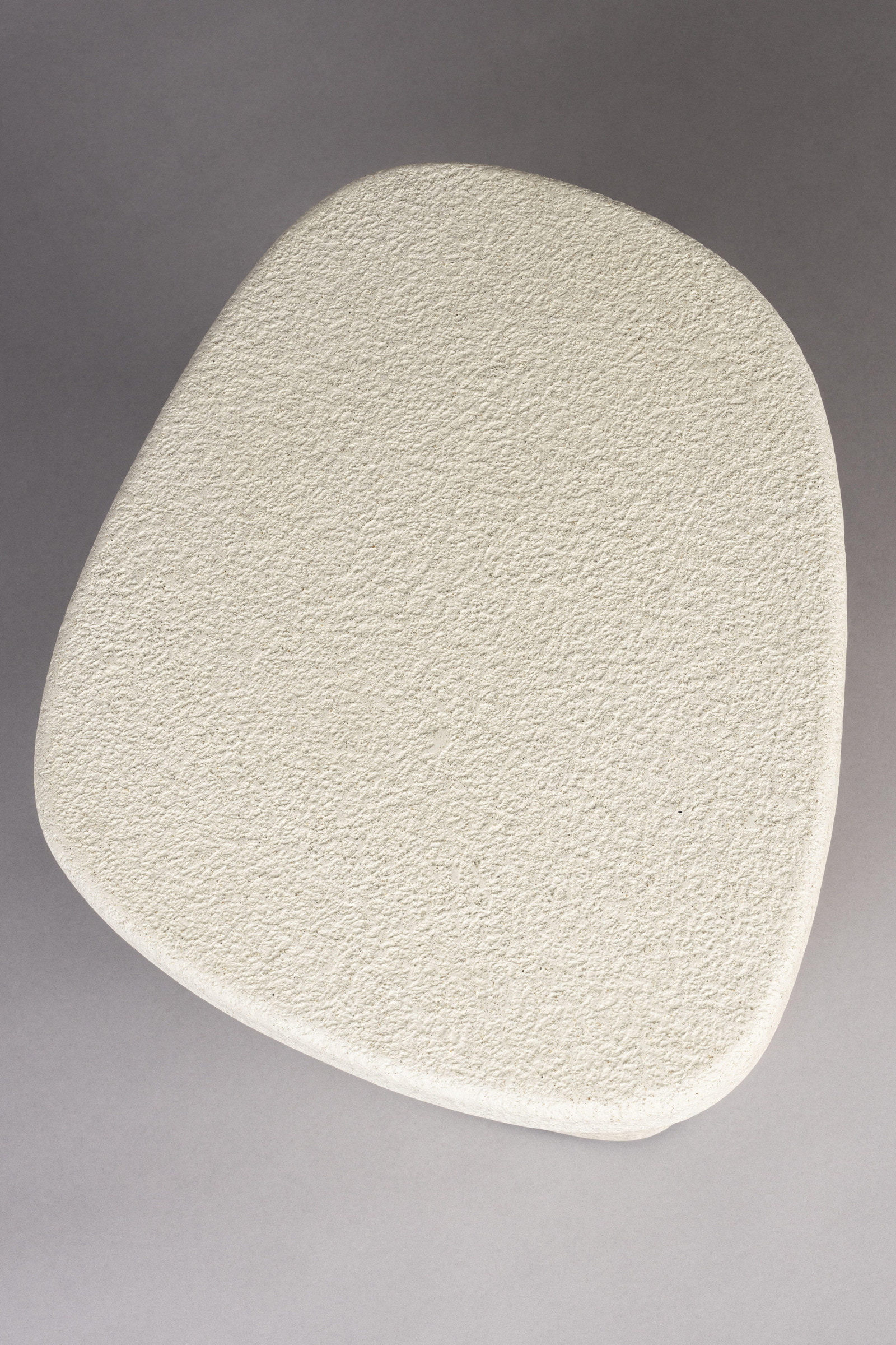 Dutchbone Organische Bijzettafel 'Veda' Gerecycled marmer, 56 x 45cm