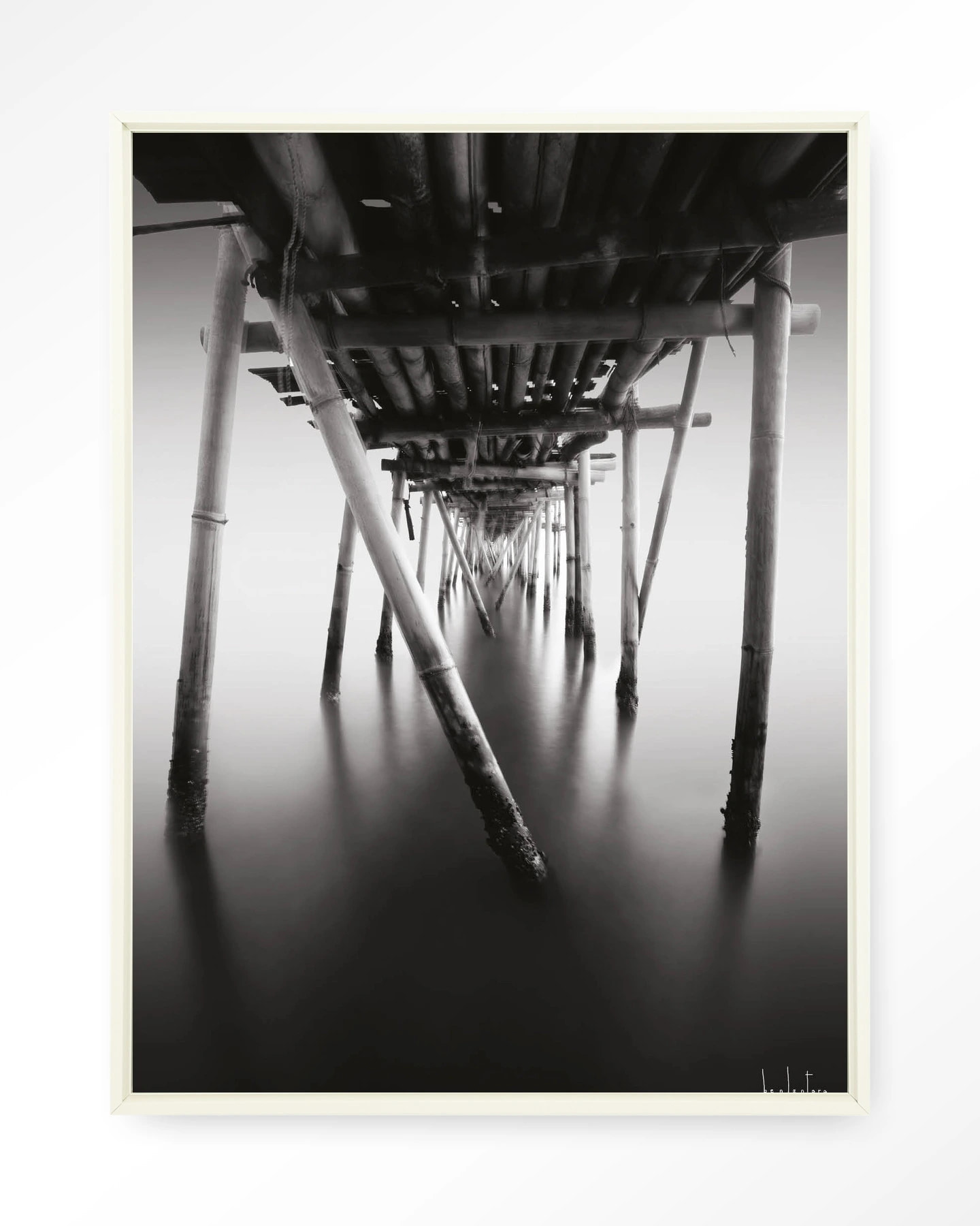 Urban Cotton Wandkleed 'Underworld' 110 x 145cm in Floating Frame - off white