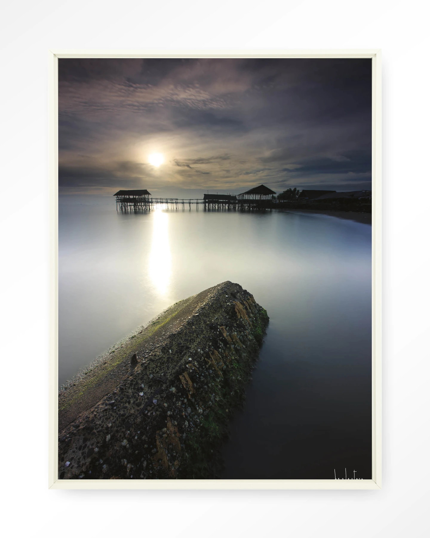 Urban Cotton Wandkleed 'Batu Lamunan' 110 x 145cm in Floating Frame - off white